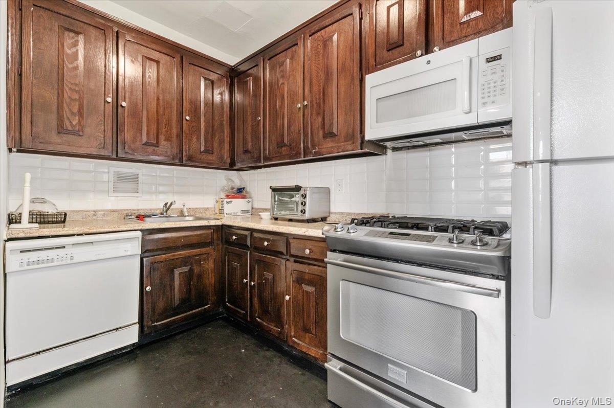 666 Shore Road # 3A, Long Beach, NY 11561