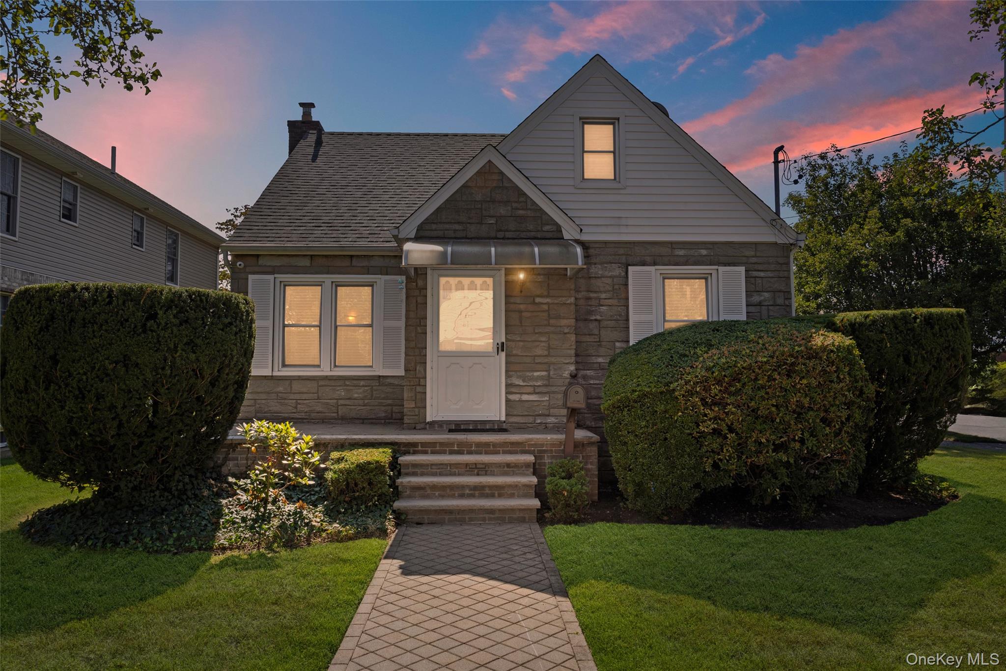 51 Stephen Avenue, New Hyde Park, NY 11040