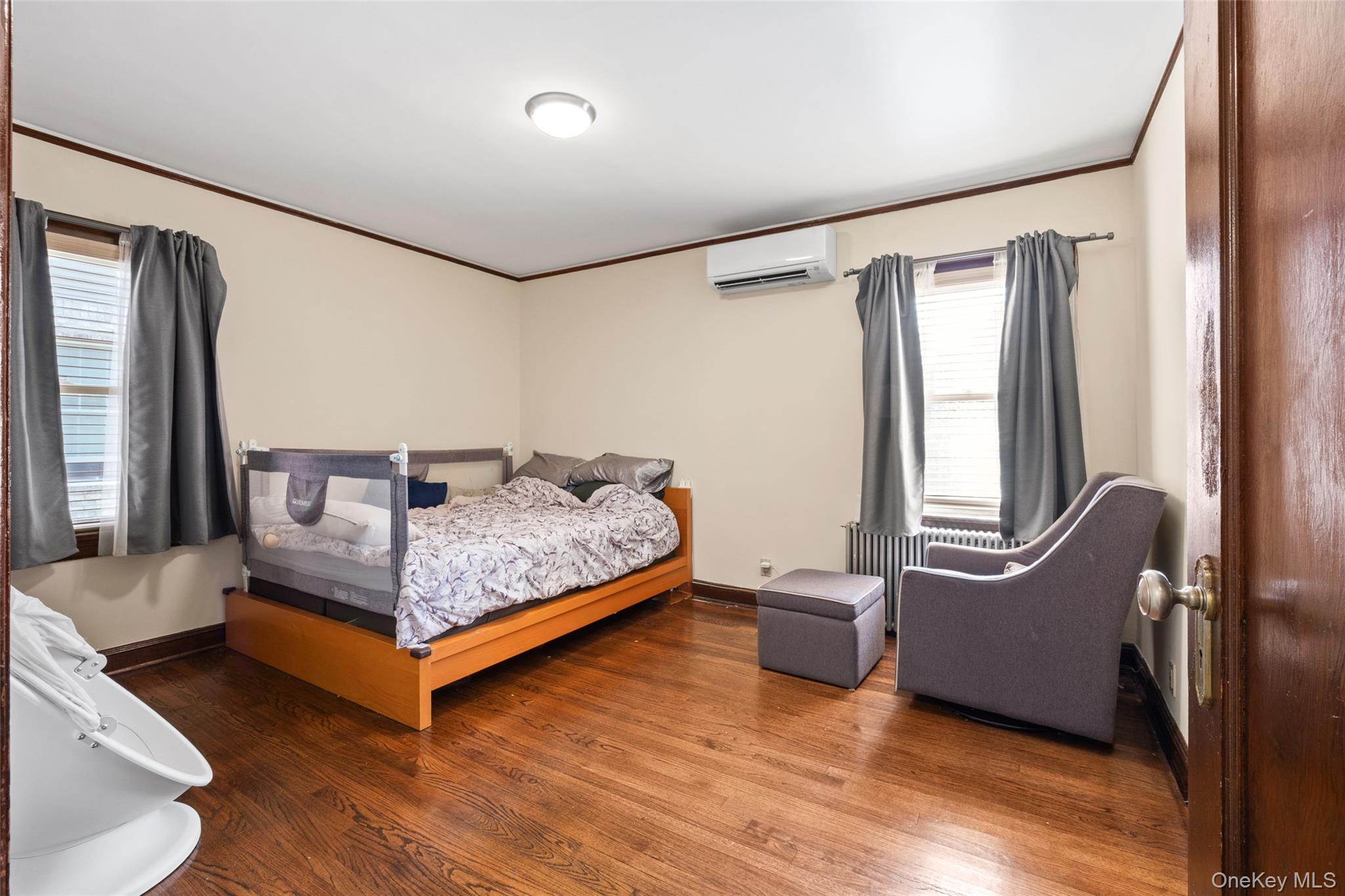 51 Stephen Avenue, New Hyde Park, NY 11040