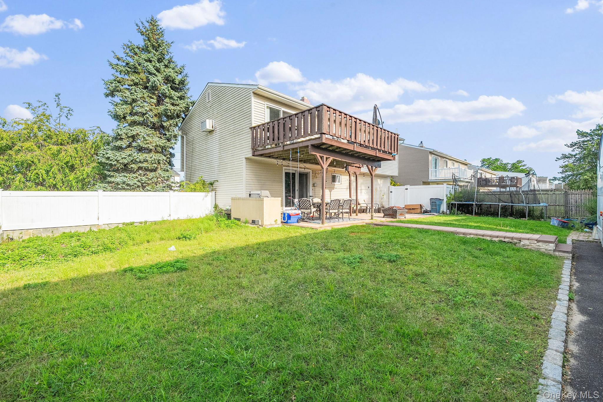 1 Ozone Place, Massapequa, NY 11758