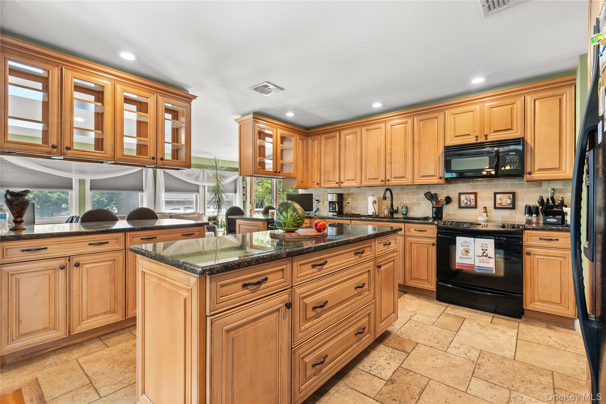 43 Tracy Lane, East Islip, NY 11730