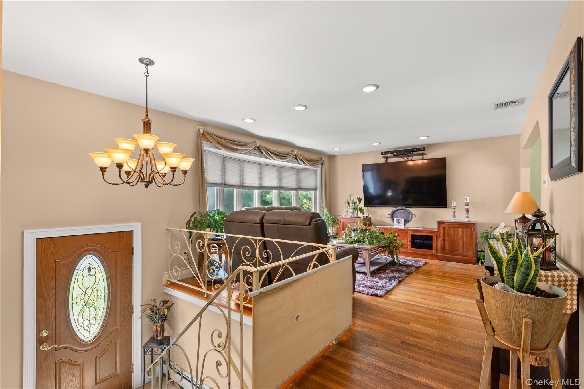 43 Tracy Lane, East Islip, NY 11730