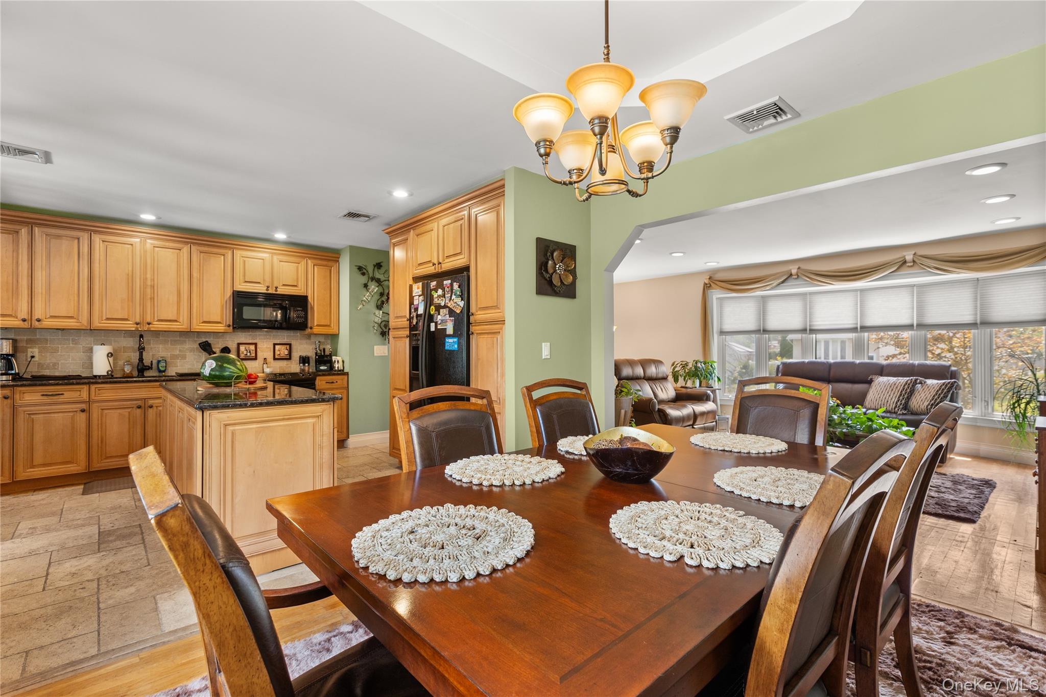 43 Tracy Lane, East Islip, NY 11730