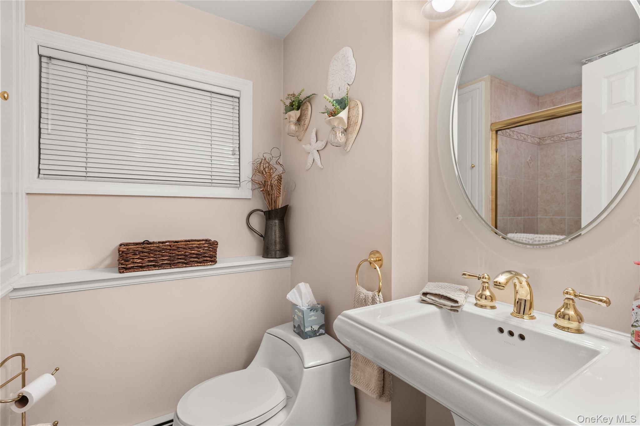 43 Tracy Lane, East Islip, NY 11730