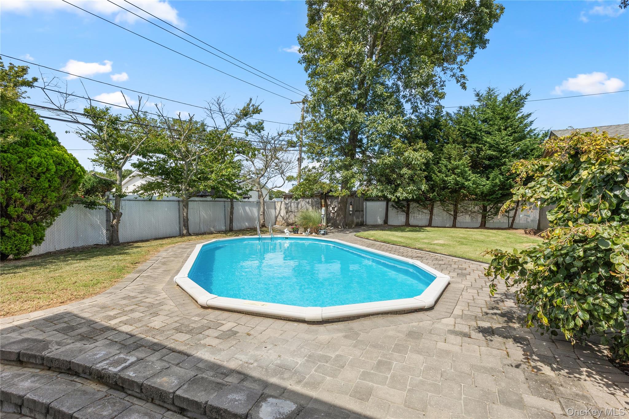 43 Tracy Lane, East Islip, NY 11730