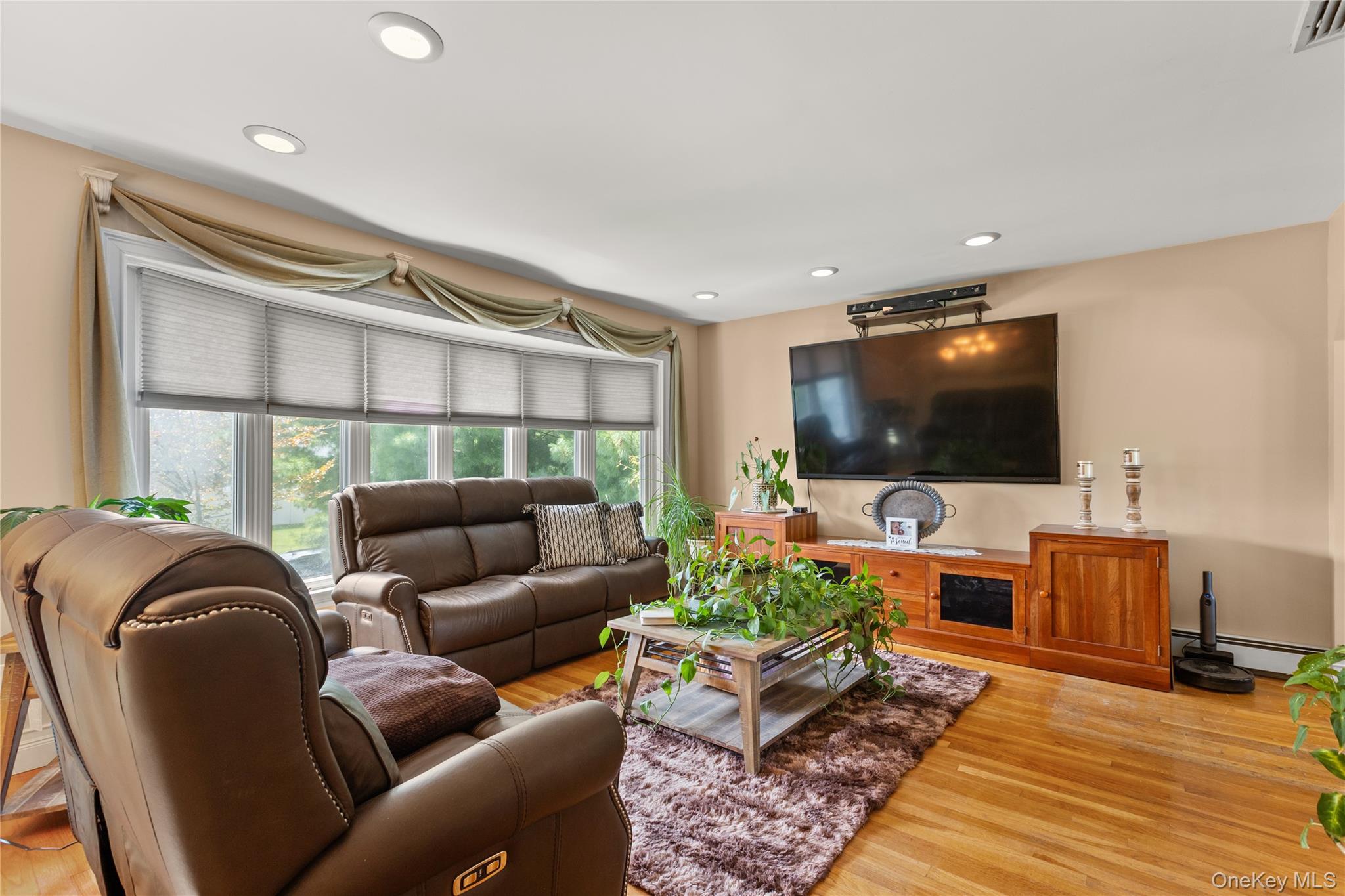 43 Tracy Lane, East Islip, NY 11730