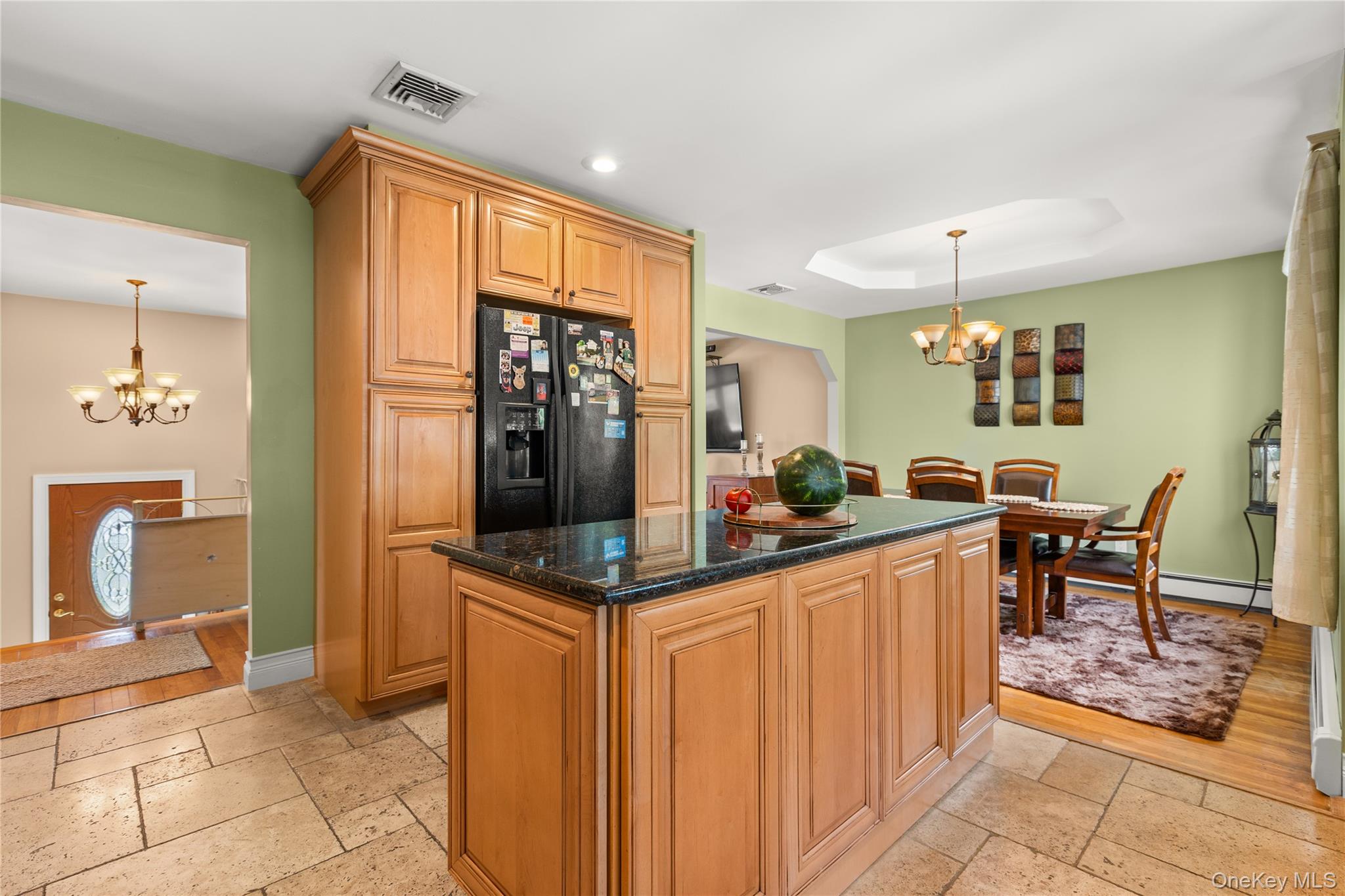 43 Tracy Lane, East Islip, NY 11730