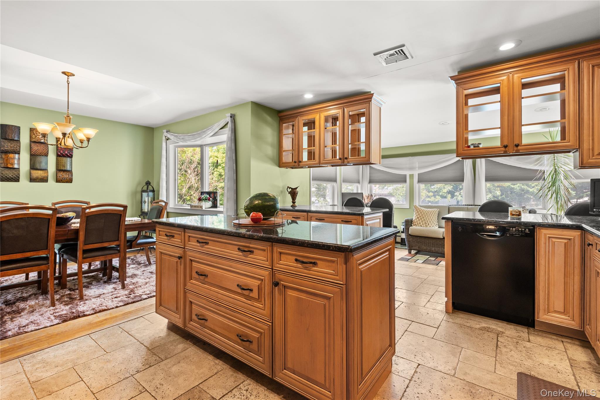 43 Tracy Lane, East Islip, NY 11730