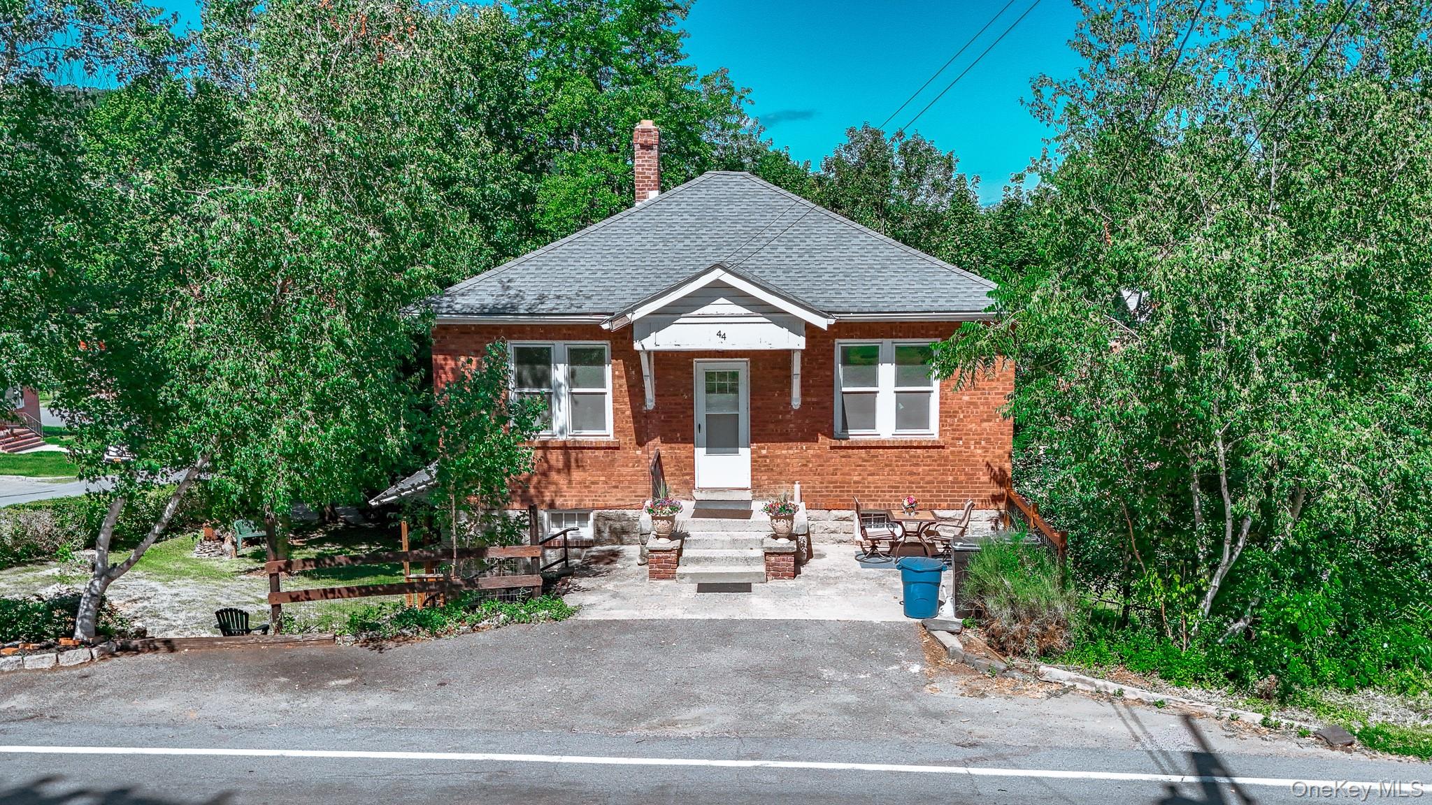 44 Cedar Avenue, New Windsor, NY 12553