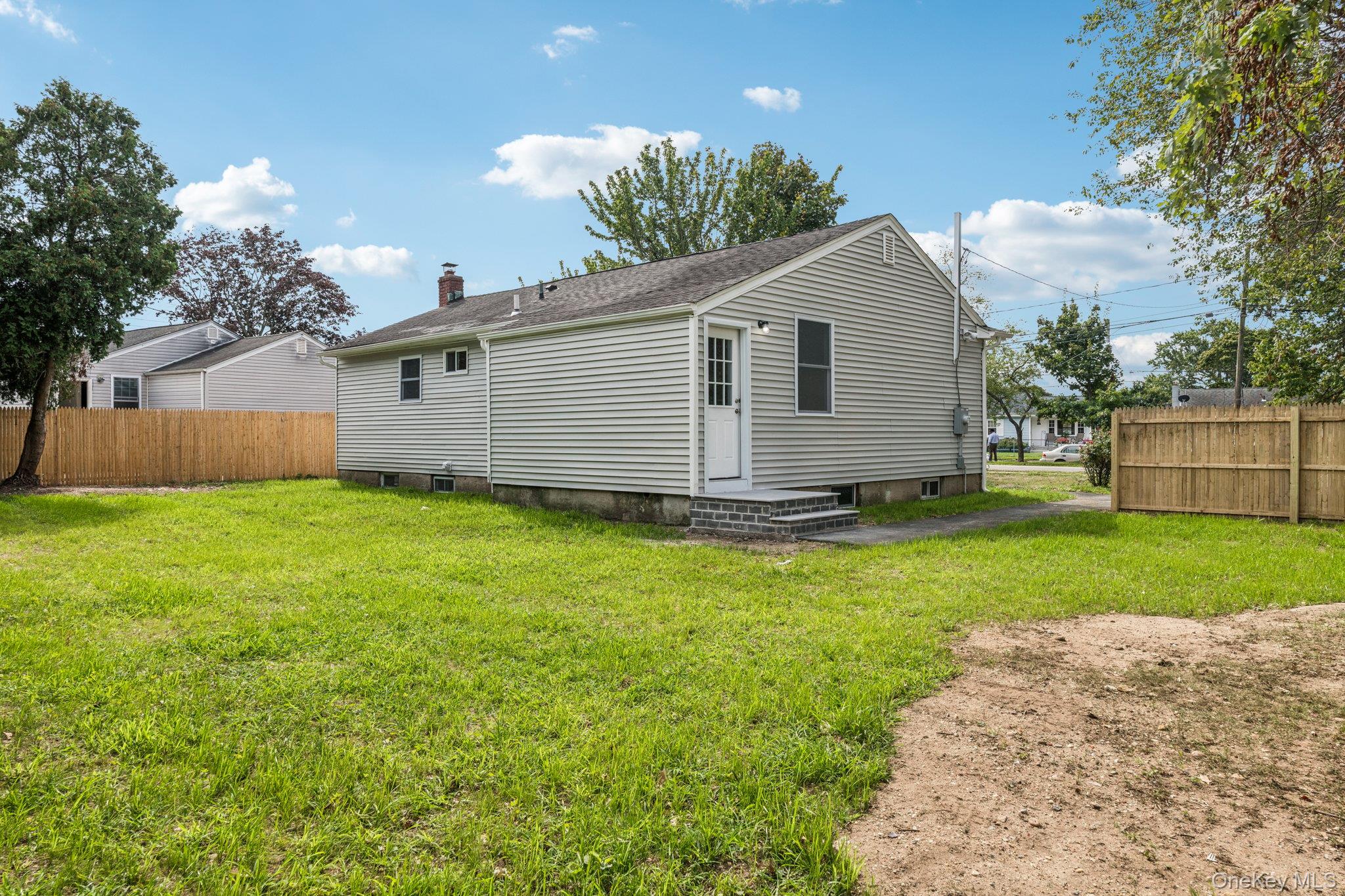 25 Candlewood Road, Bay Shore, NY 11706