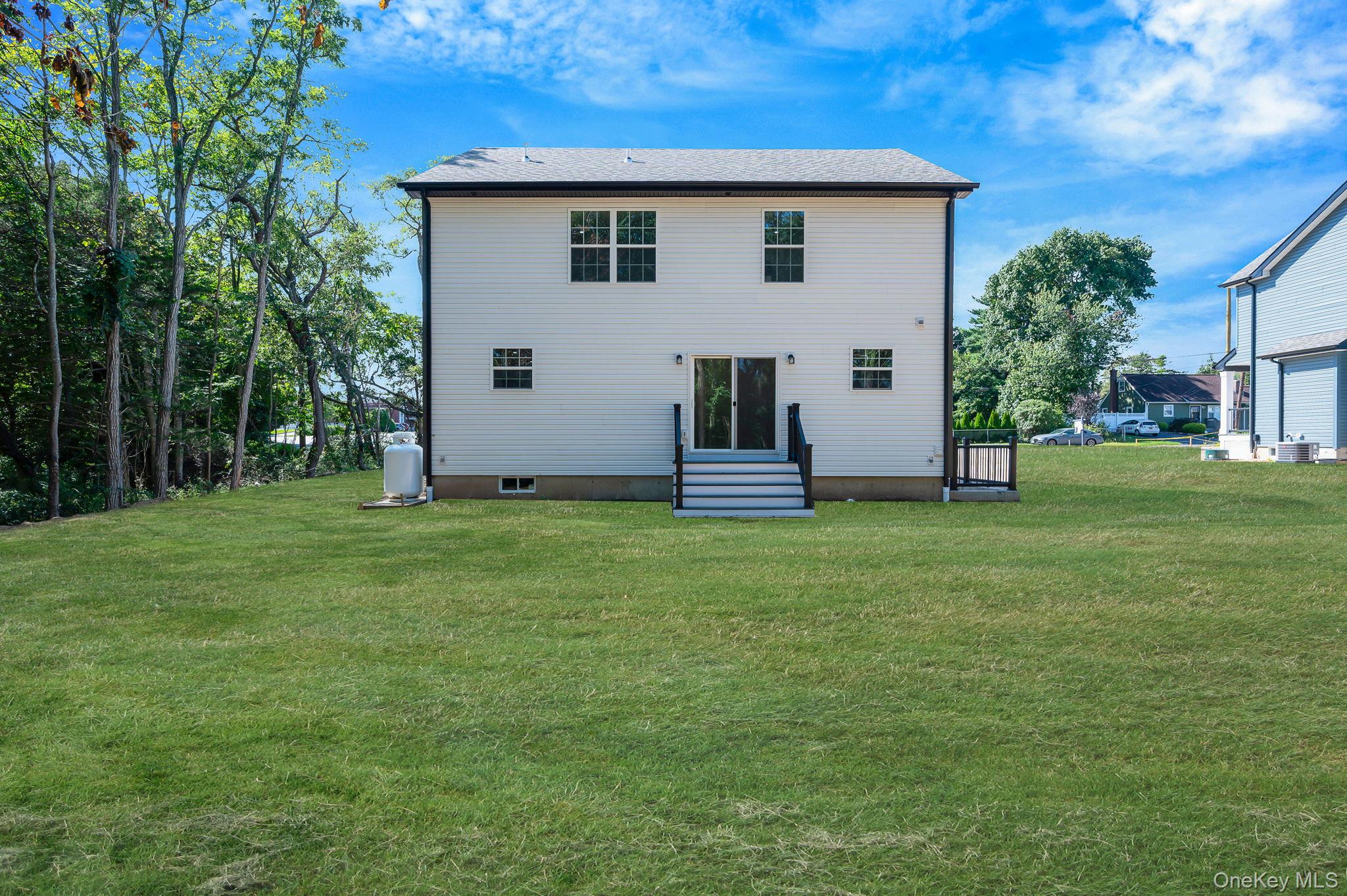 39 Lakeview Drive, Middle Island, NY 11953