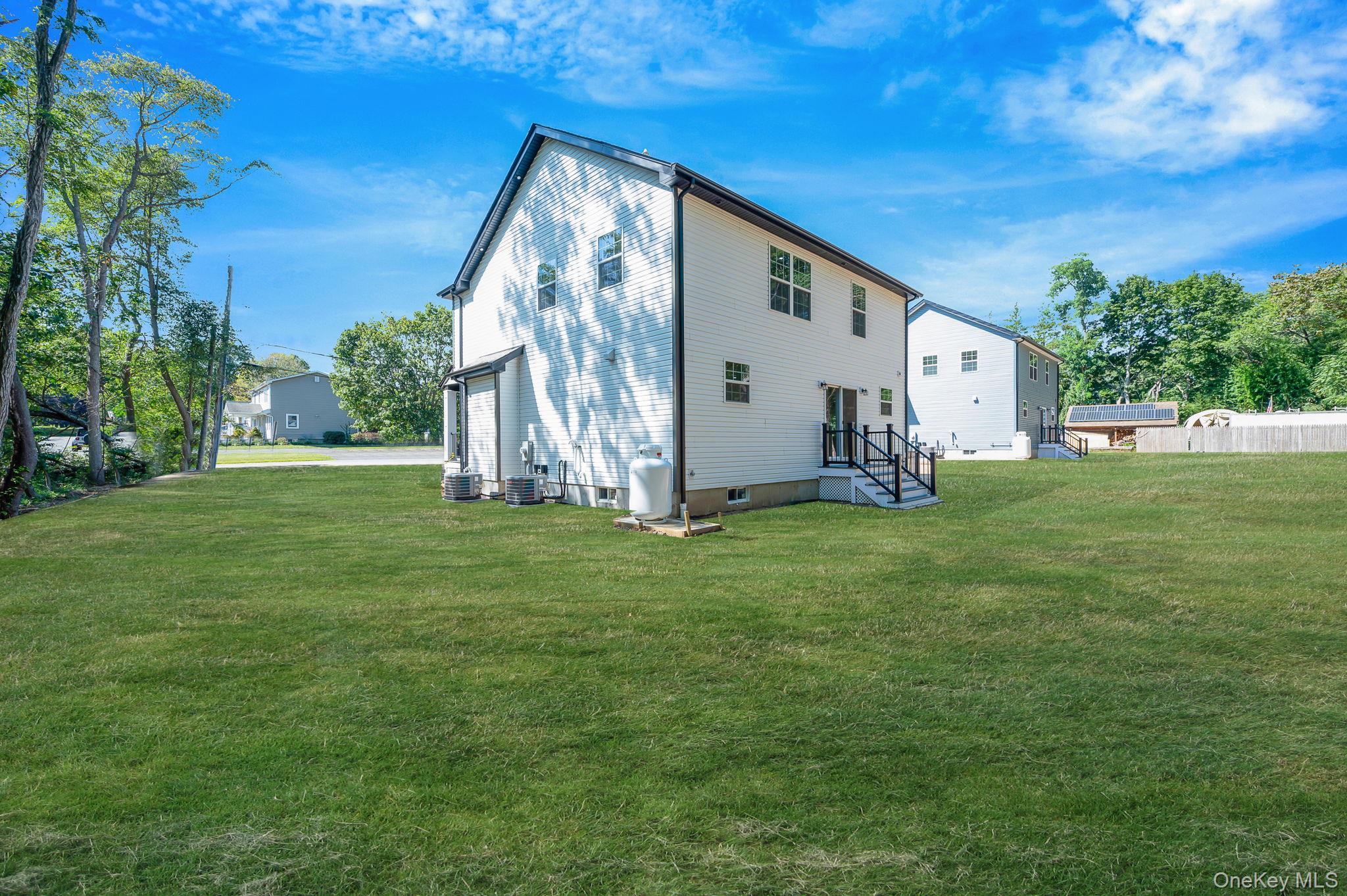 39 Lakeview Drive, Middle Island, NY 11953