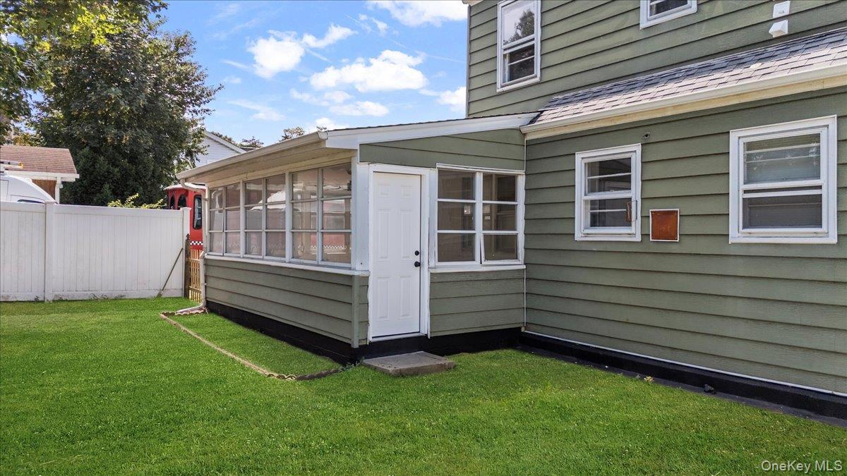 55 S Brookside Avenue, Freeport, NY 11520