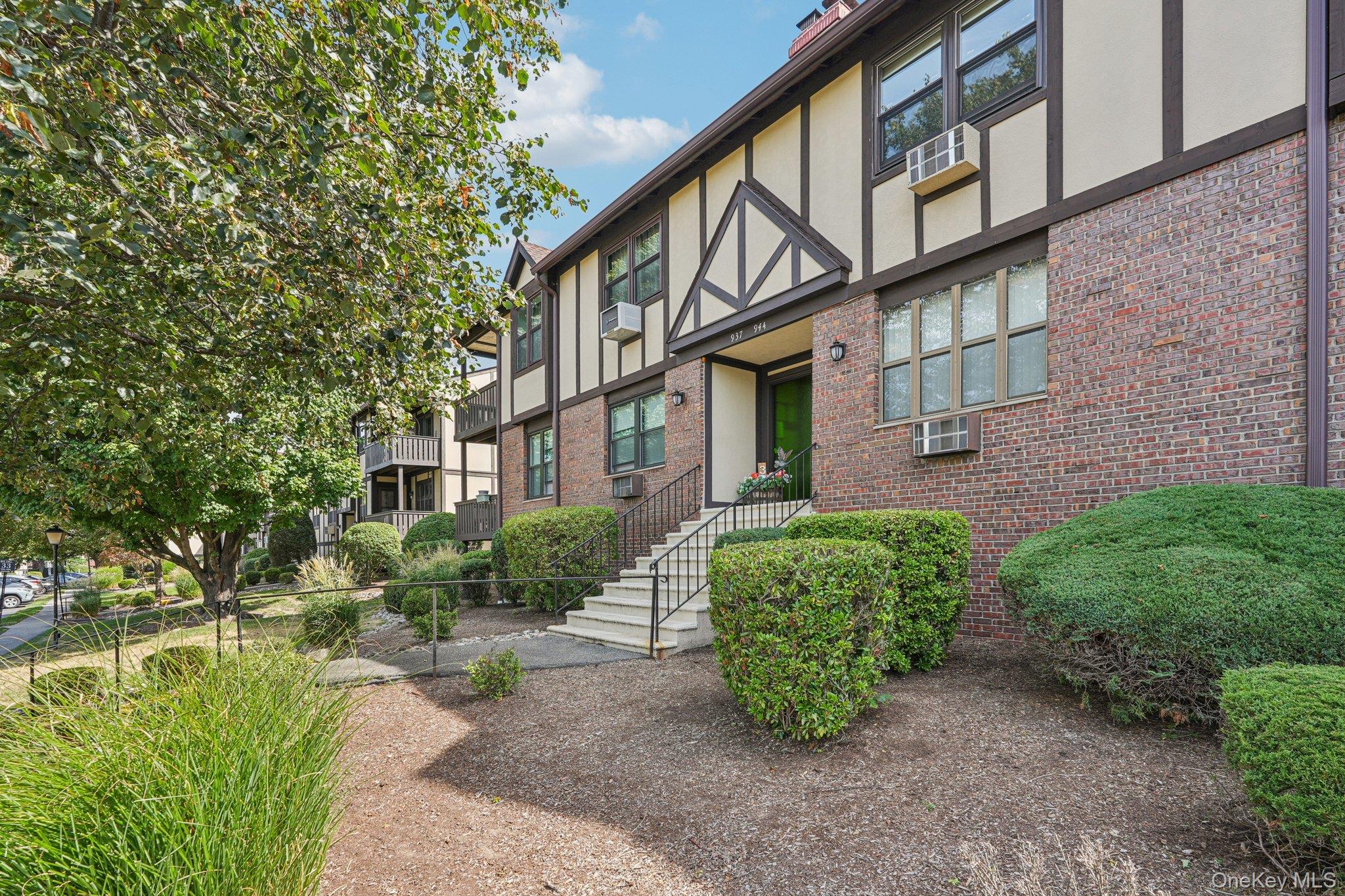 943 Sierra Vista Lane, Valley Cottage, NY 10989