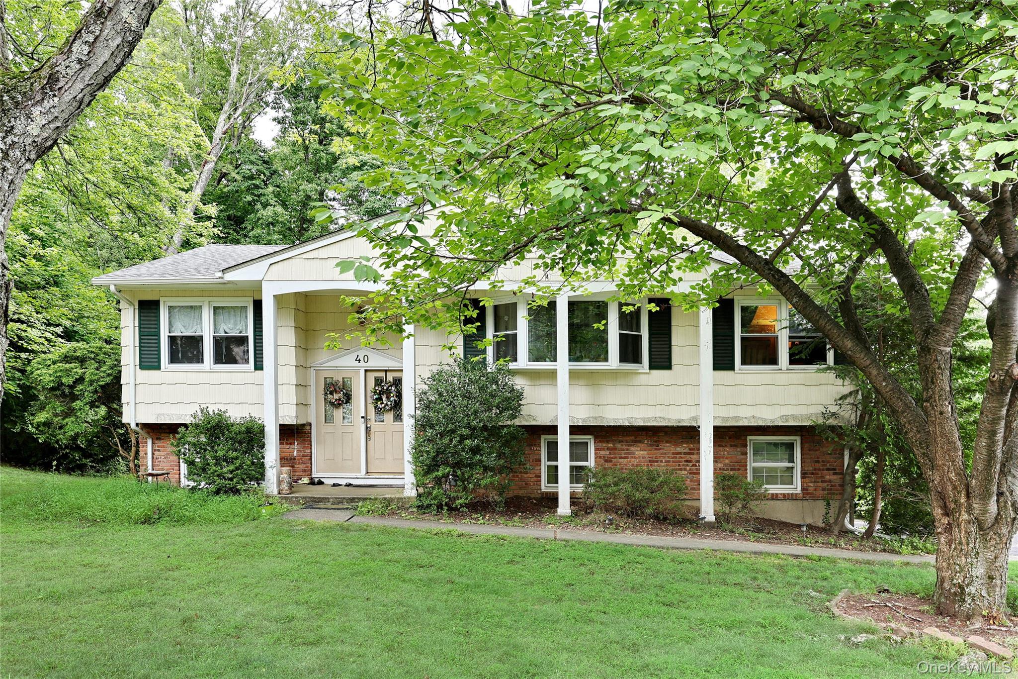 40 Eastbourne Drive, Chestnut Ridge, NY 10977