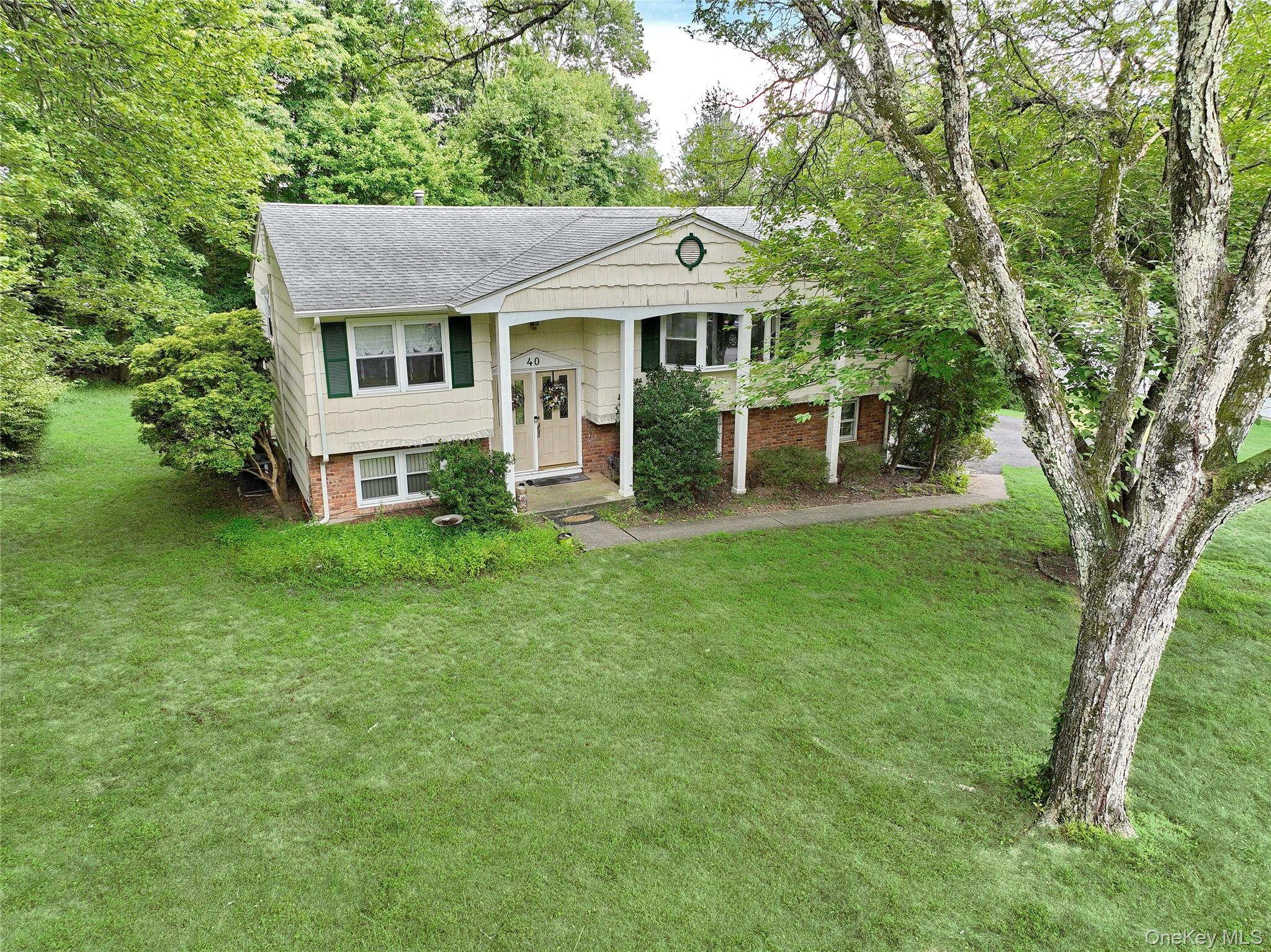 40 Eastbourne Drive, Chestnut Ridge, NY 10977