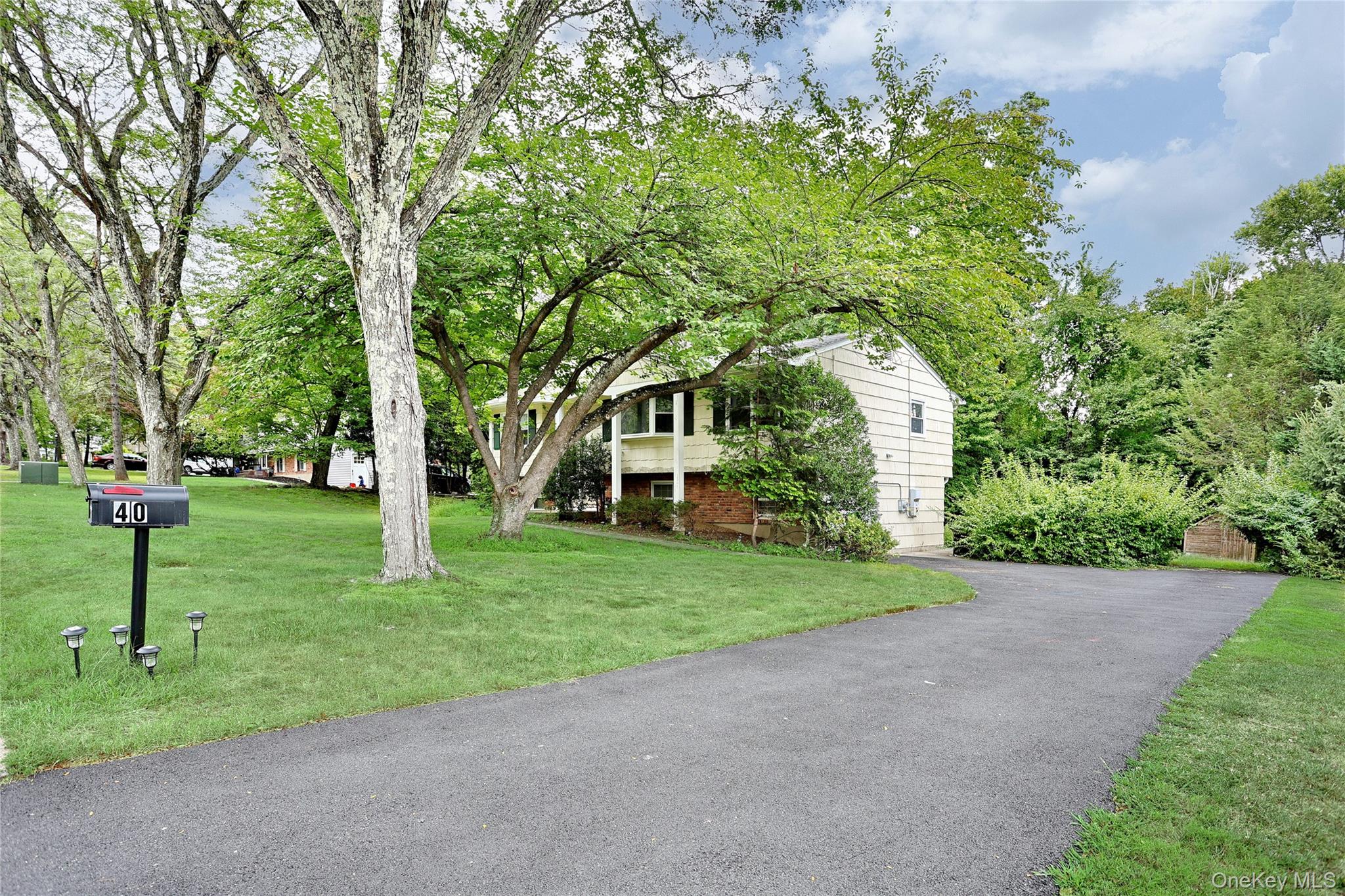 40 Eastbourne Drive, Chestnut Ridge, NY 10977