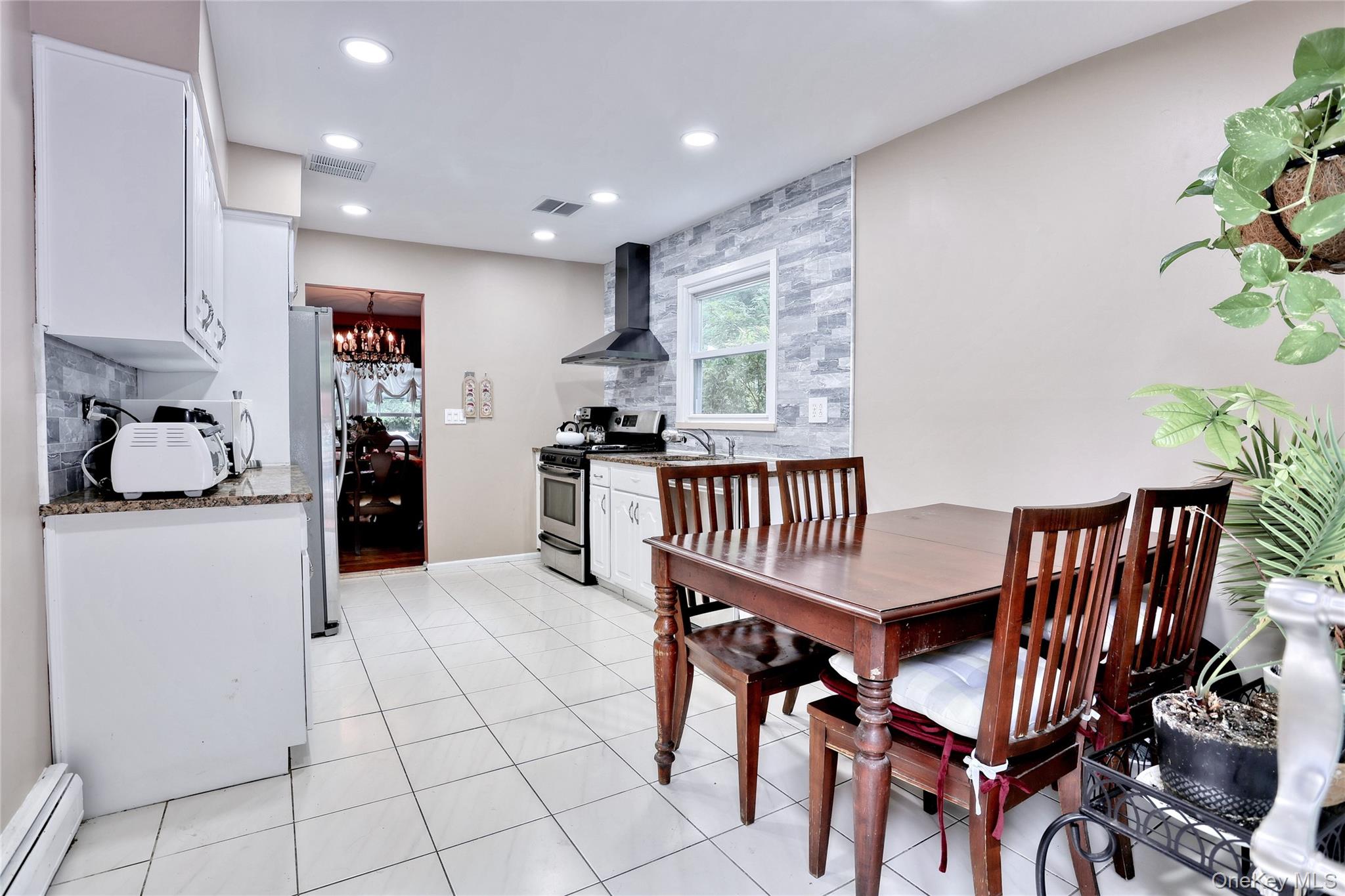 40 Eastbourne Drive, Chestnut Ridge, NY 10977