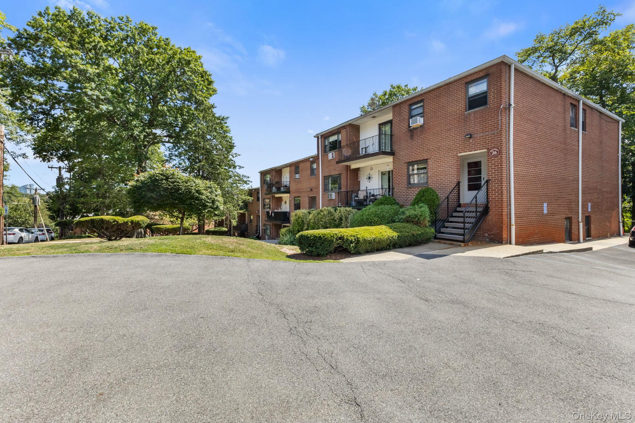 26 Fieldstone Drive # 5B, Hartsdale, NY 10530