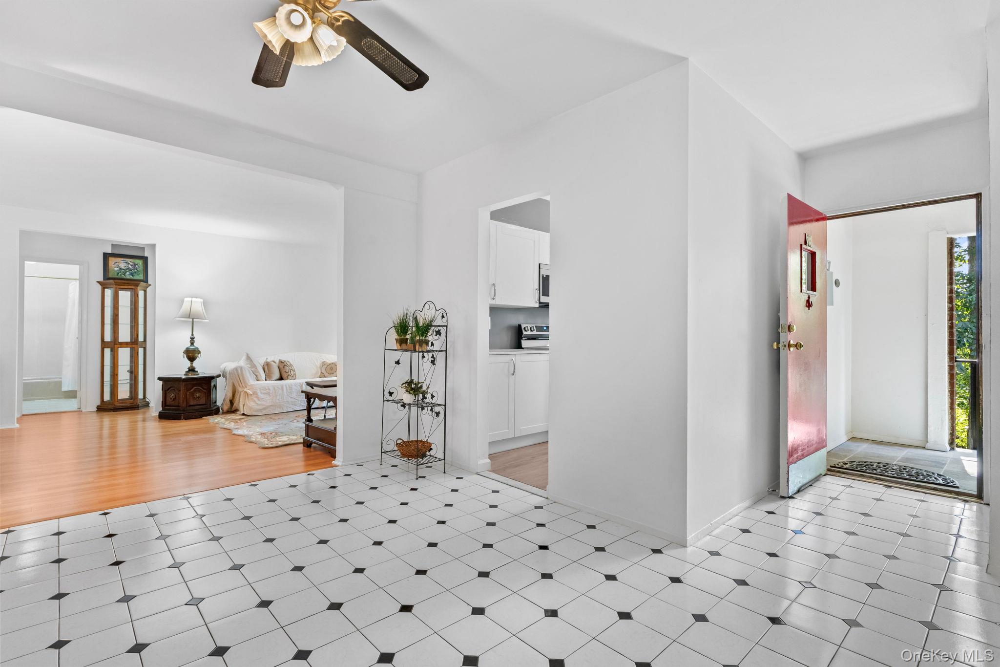 26 Fieldstone Drive # 5B, Hartsdale, NY 10530