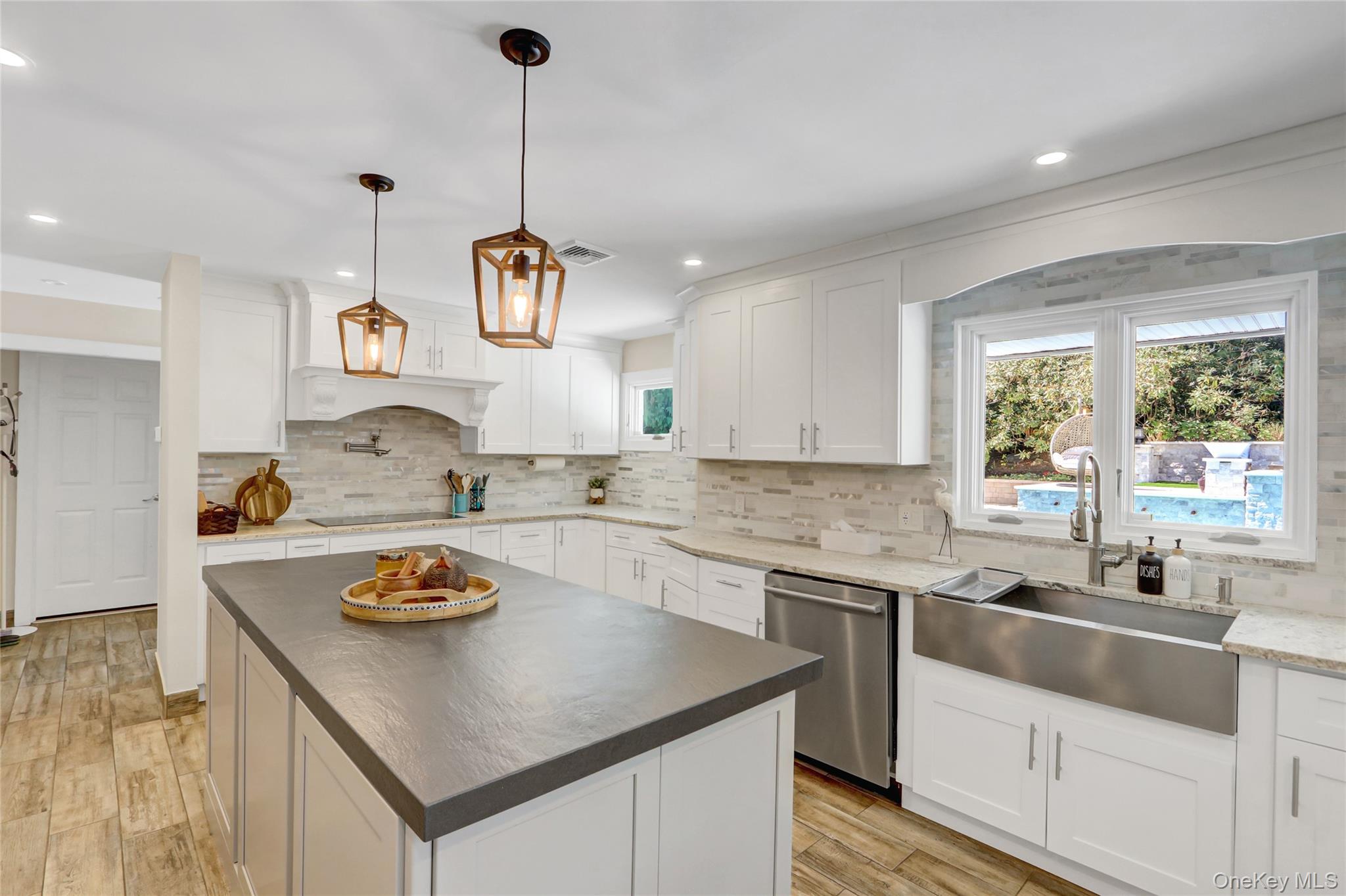 339 Meadow Lane, Mill Neck, NY 11765