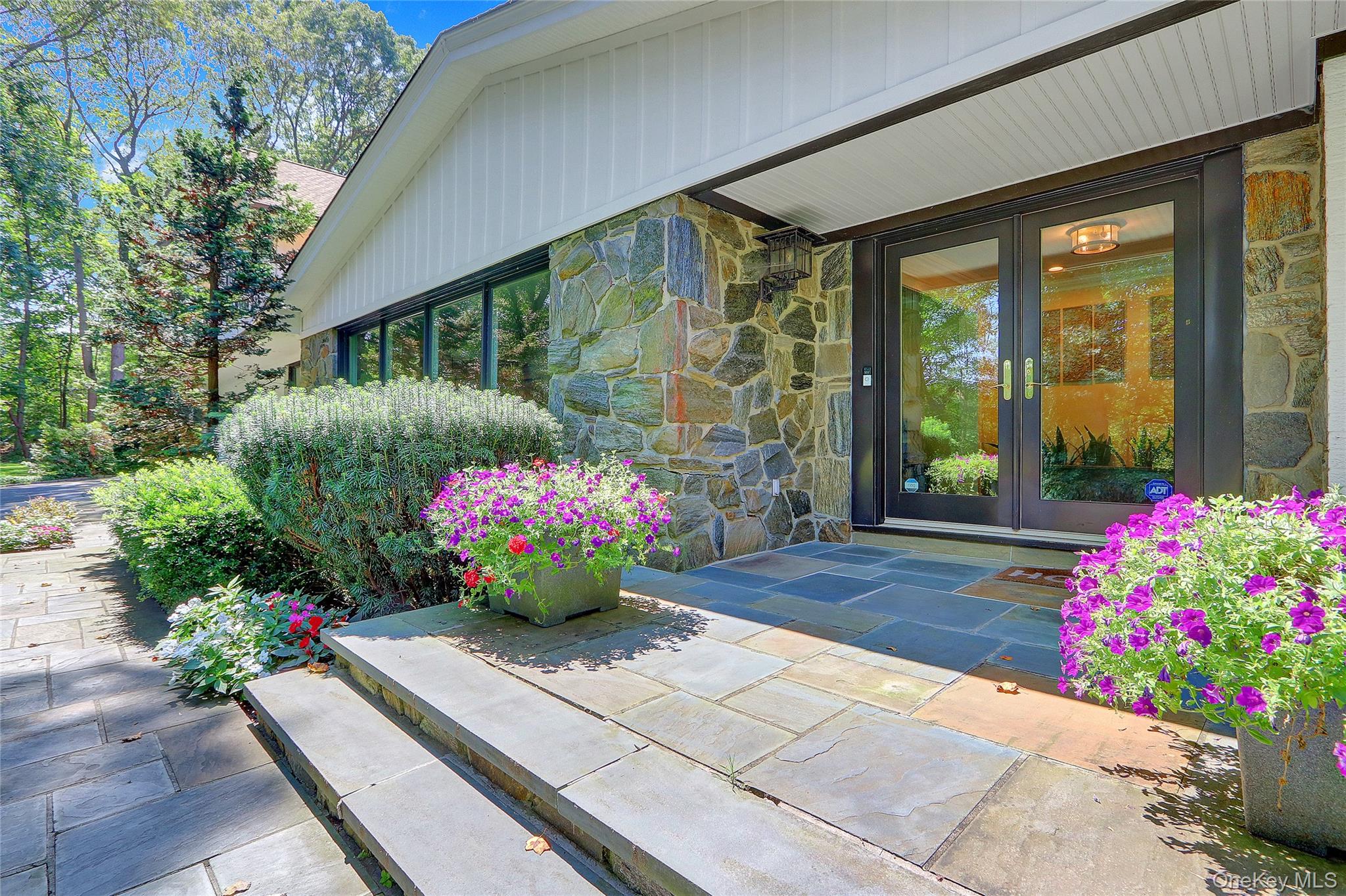 339 Meadow Lane, Mill Neck, NY 11765