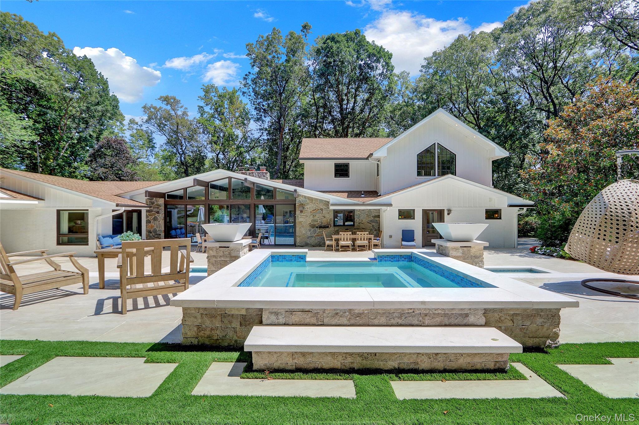 339 Meadow Lane, Mill Neck, NY 11765