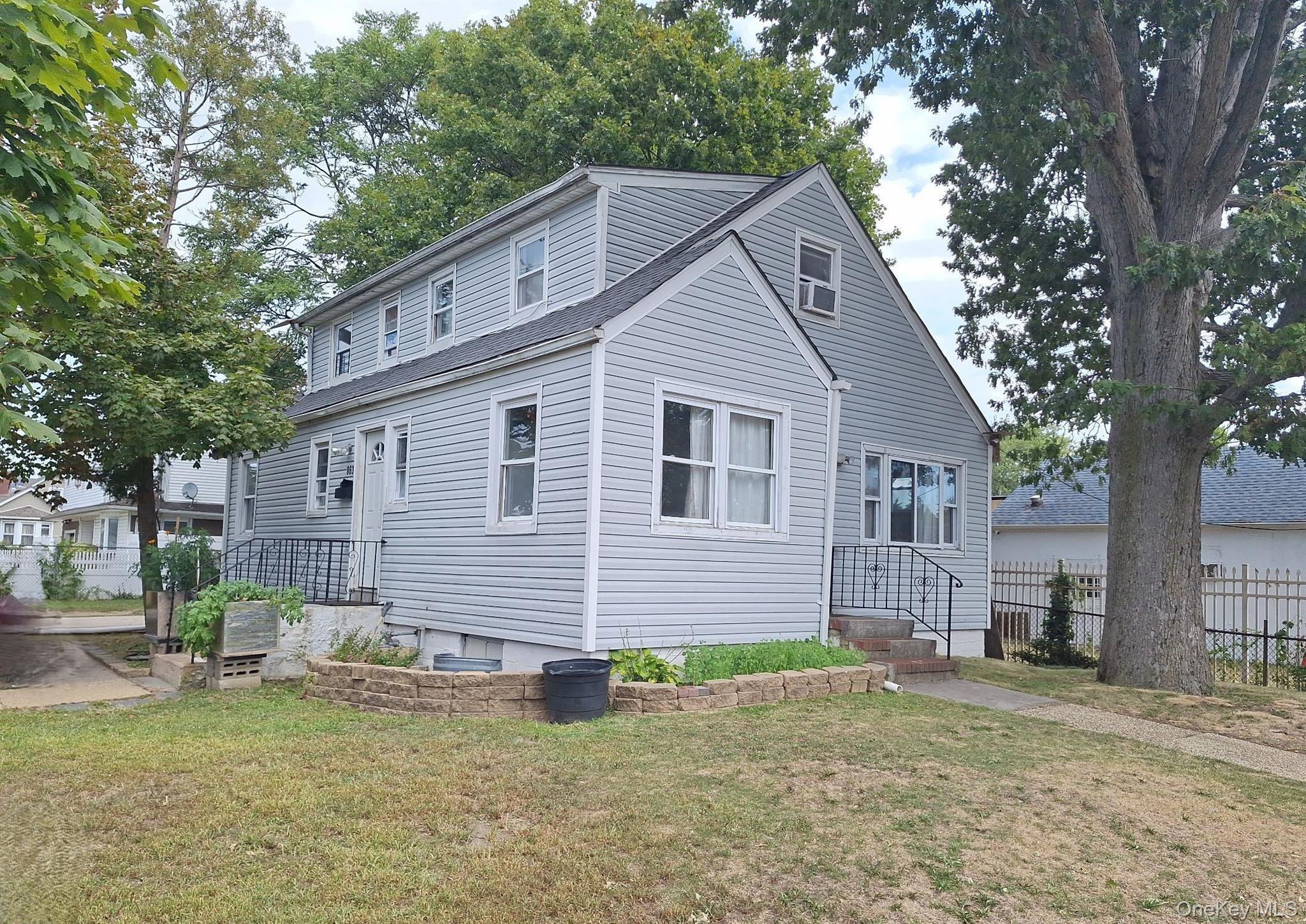 863 Prospect Avenue, Westbury, NY 11590