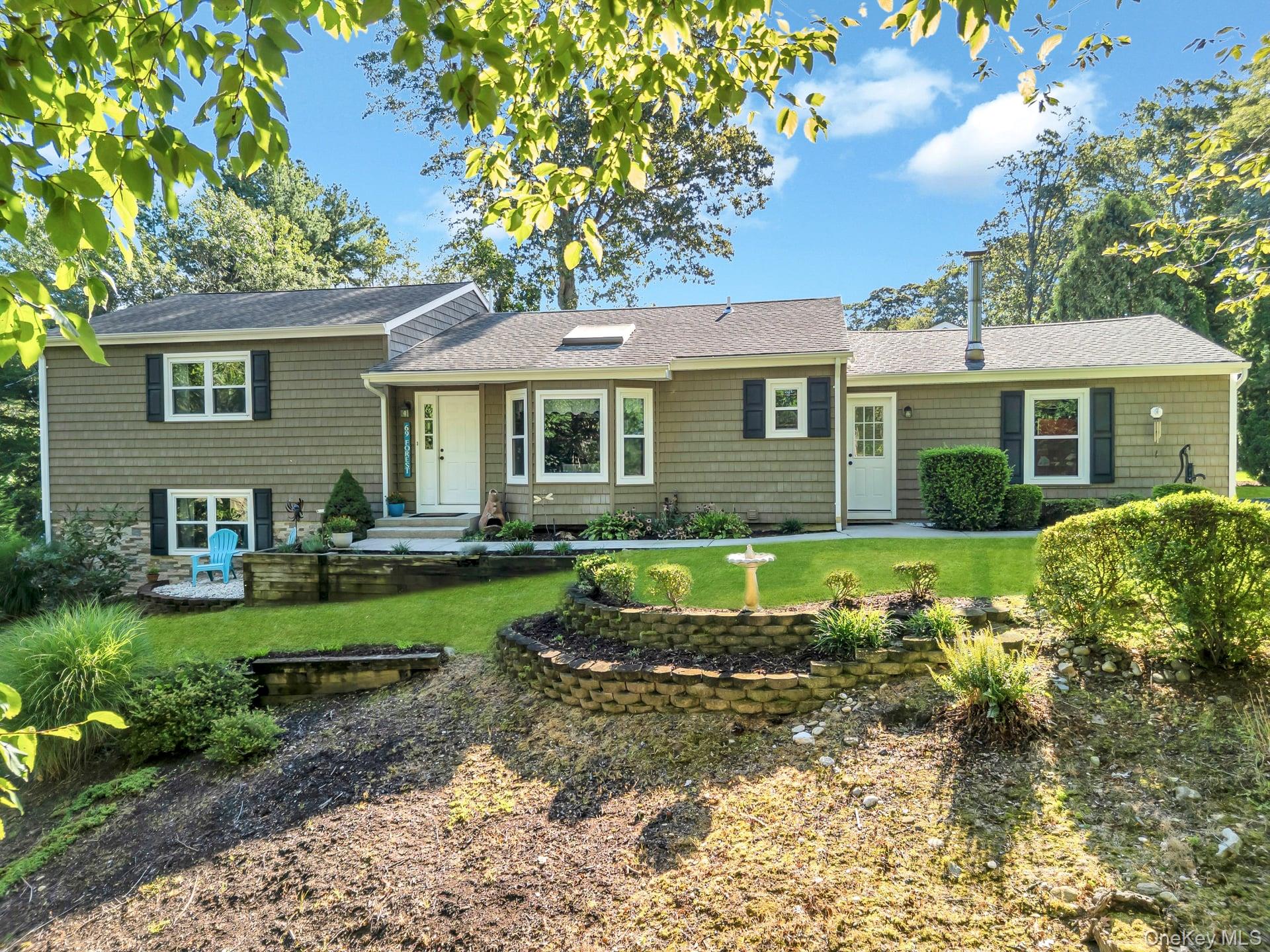 69 Forest Road, Kings Park, NY 11754