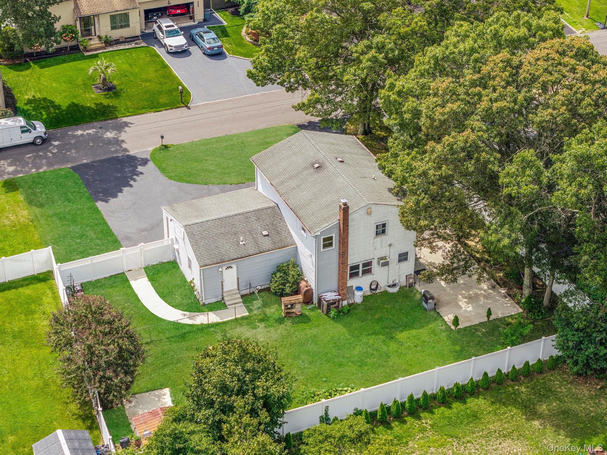 43 Hampton Avenue, Mastic, NY 11950