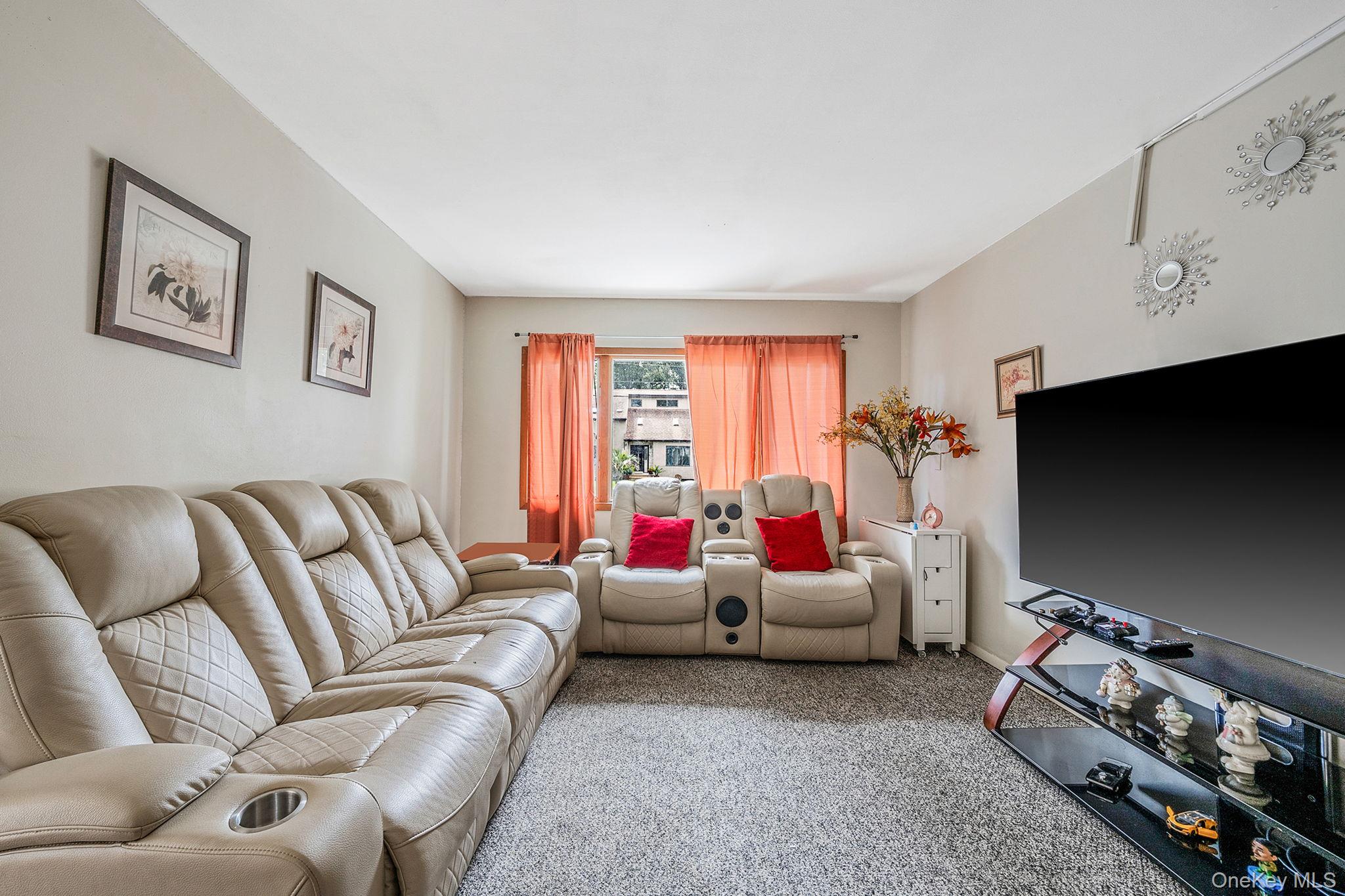 43 Hampton Avenue, Mastic, NY 11950