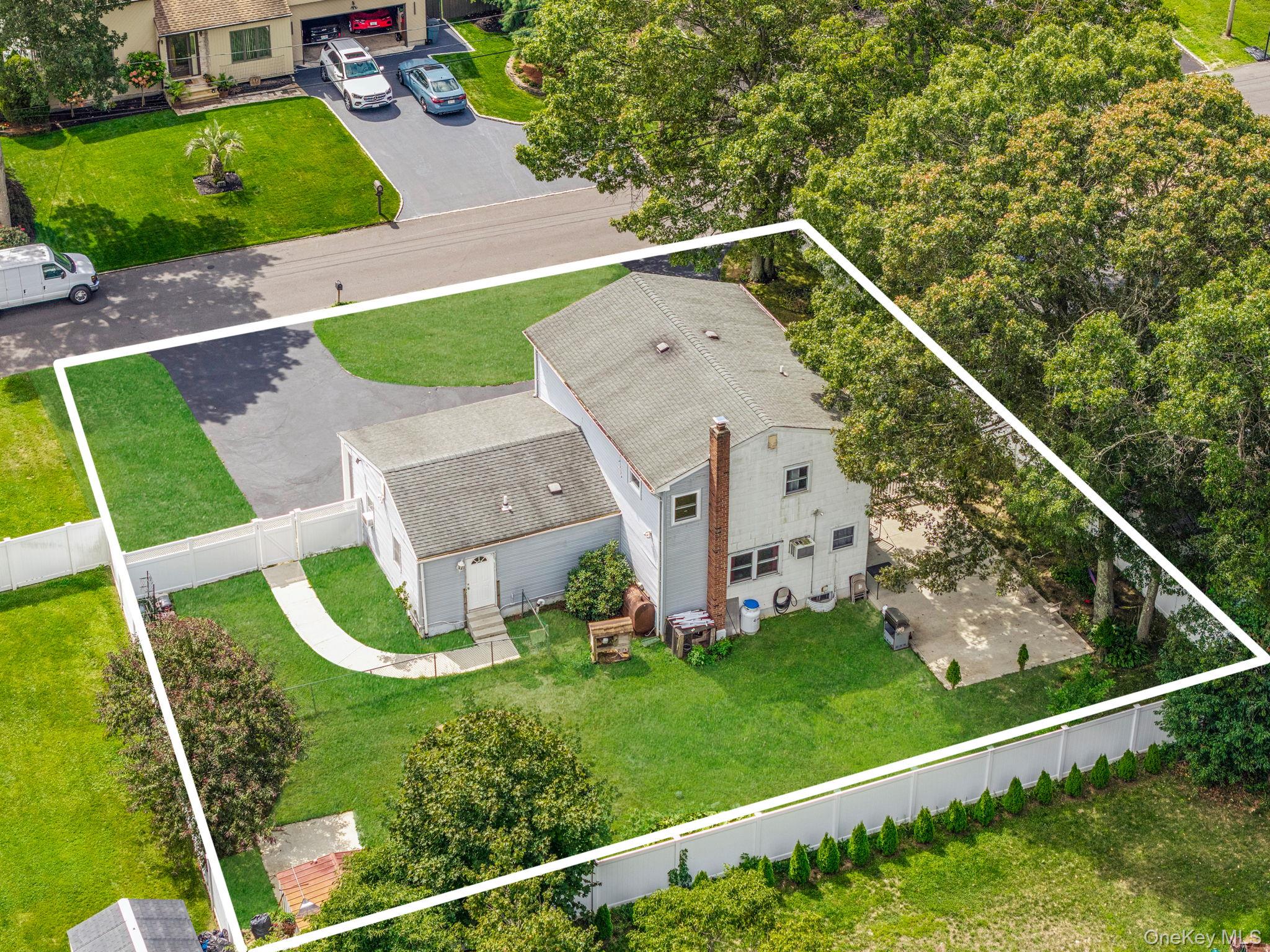 43 Hampton Avenue, Mastic, NY 11950