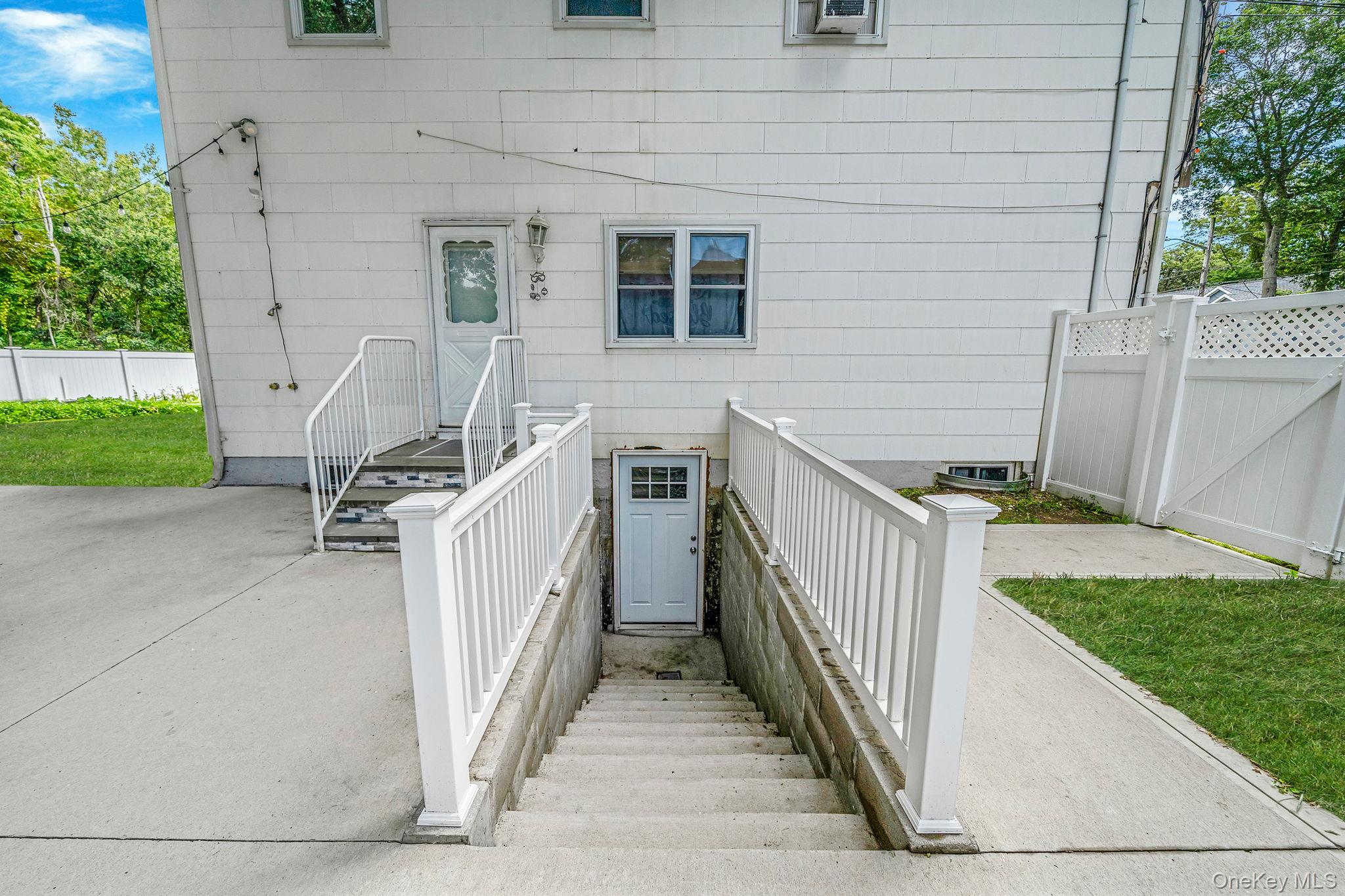 43 Hampton Avenue, Mastic, NY 11950