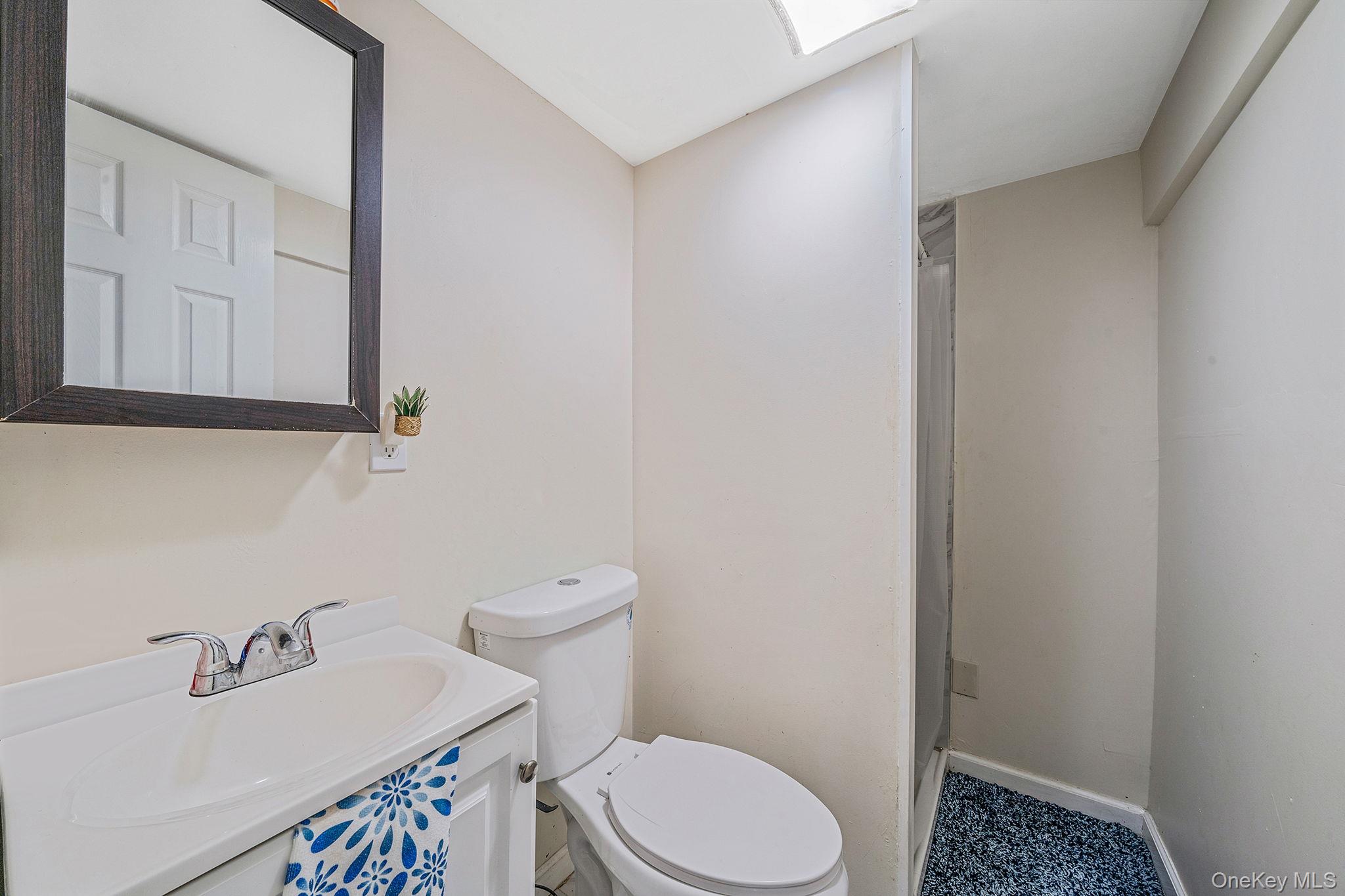 43 Hampton Avenue, Mastic, NY 11950