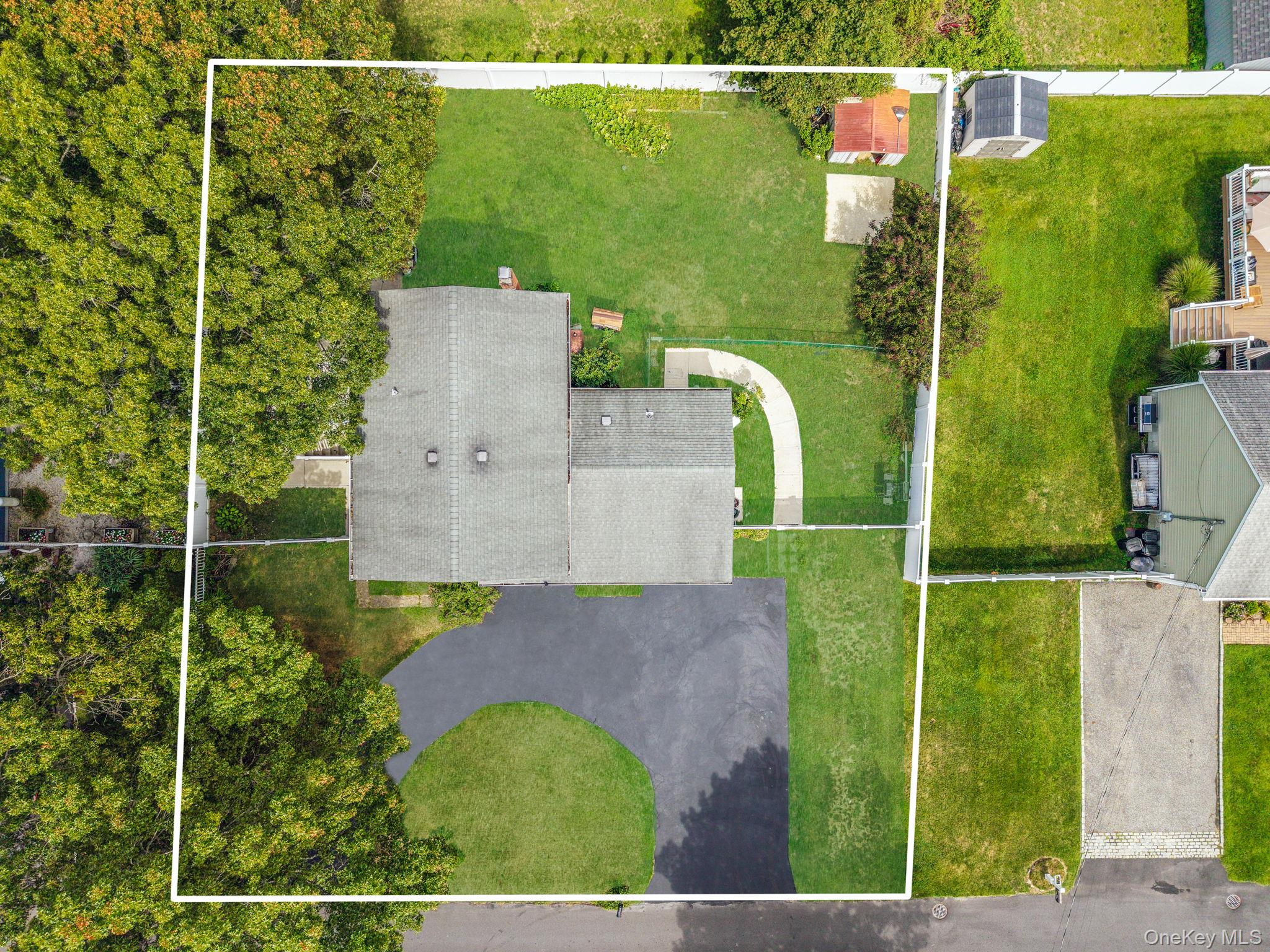 43 Hampton Avenue, Mastic, NY 11950