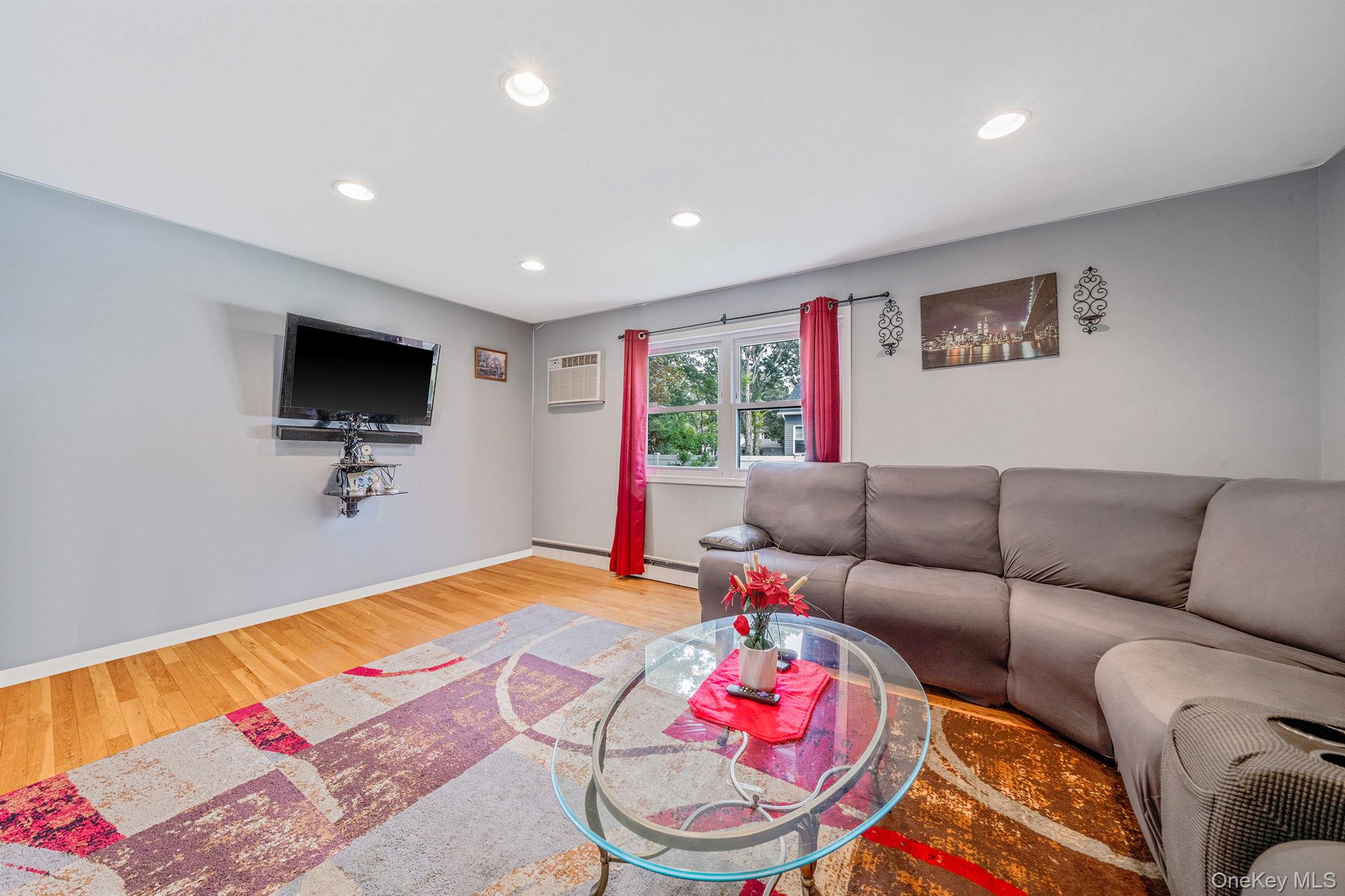 43 Hampton Avenue, Mastic, NY 11950