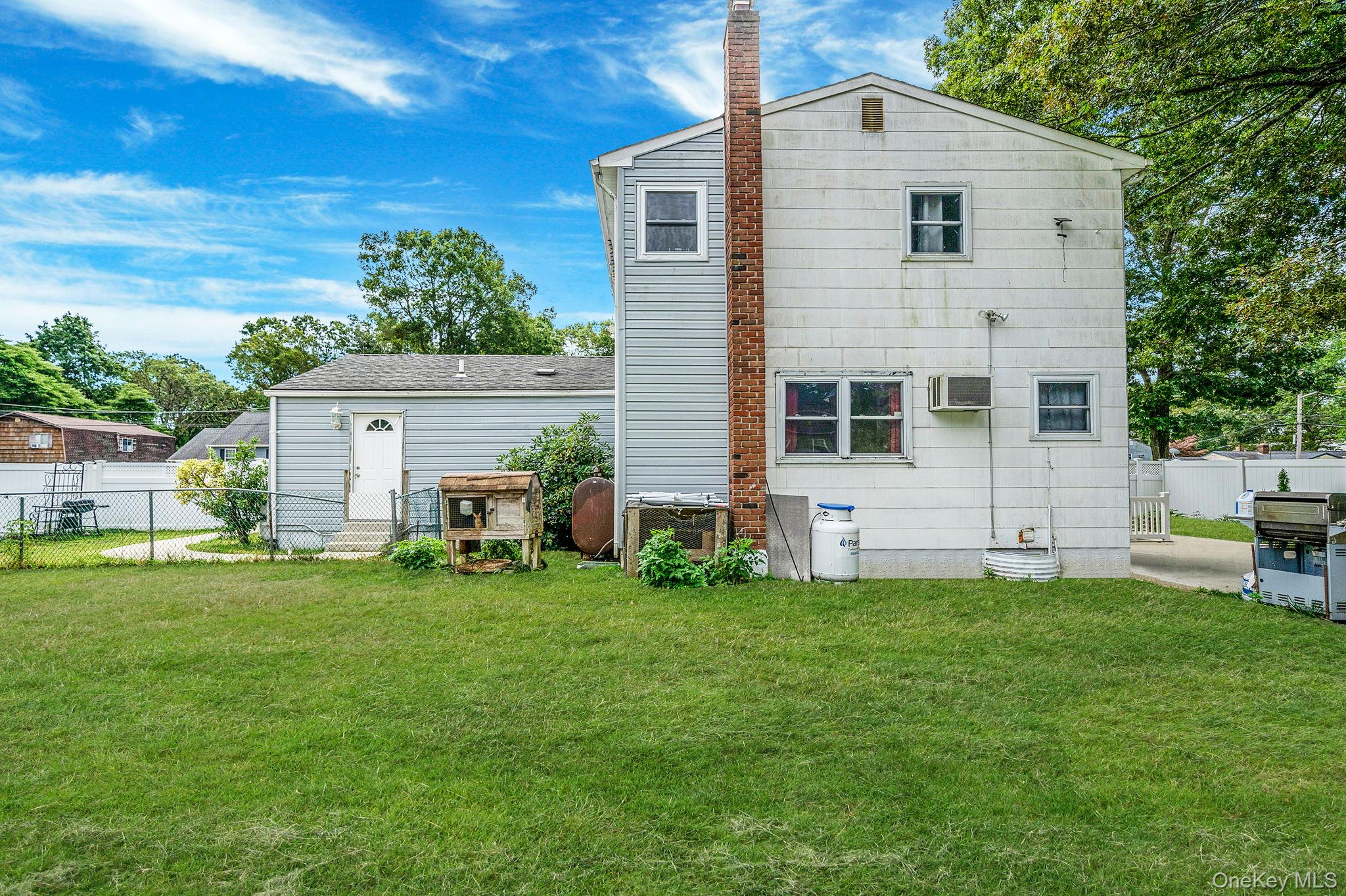 43 Hampton Avenue, Mastic, NY 11950