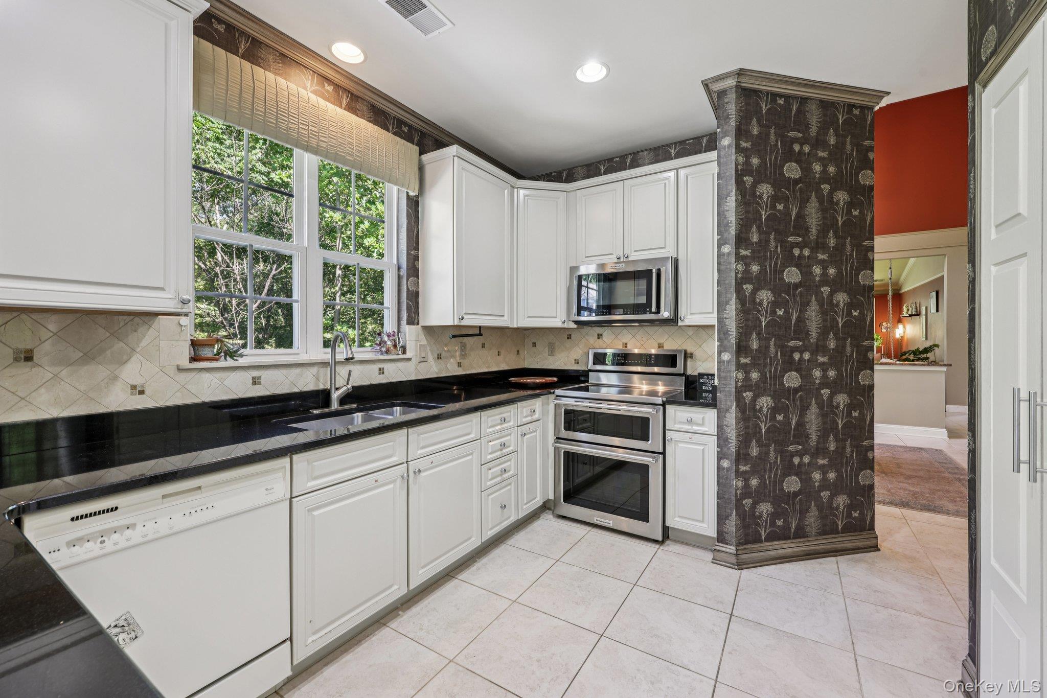 276 Woodlands Drive, Tuxedo Park, NY 10987