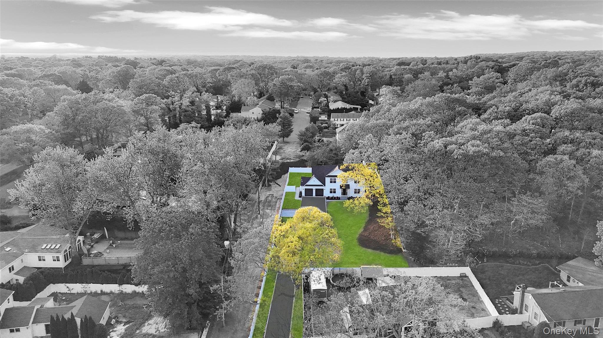 271 N Country Road, Smithtown, NY 11787