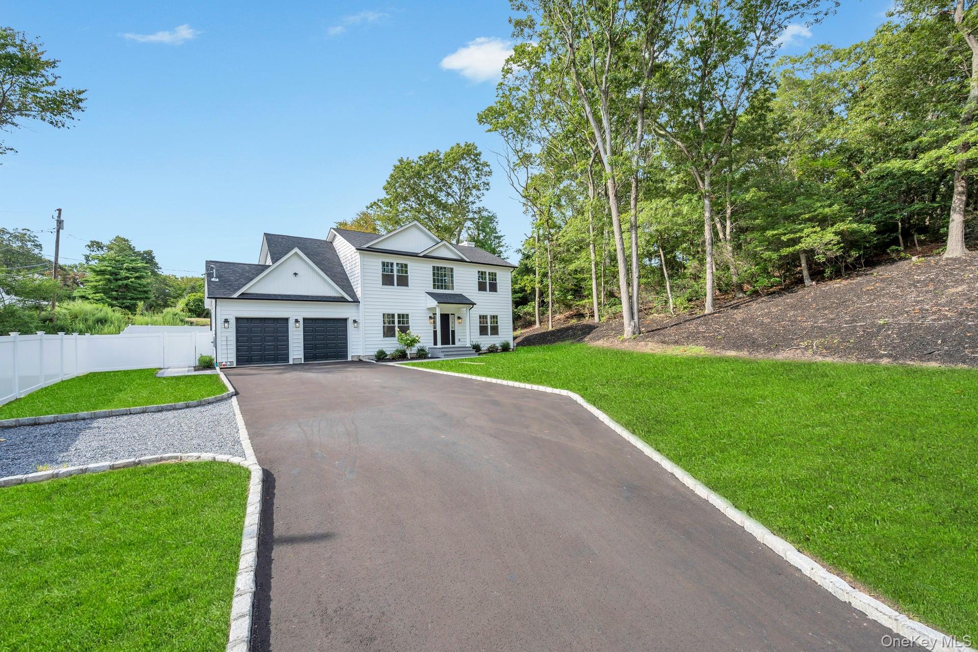 271 N Country Road, Smithtown, NY 11787