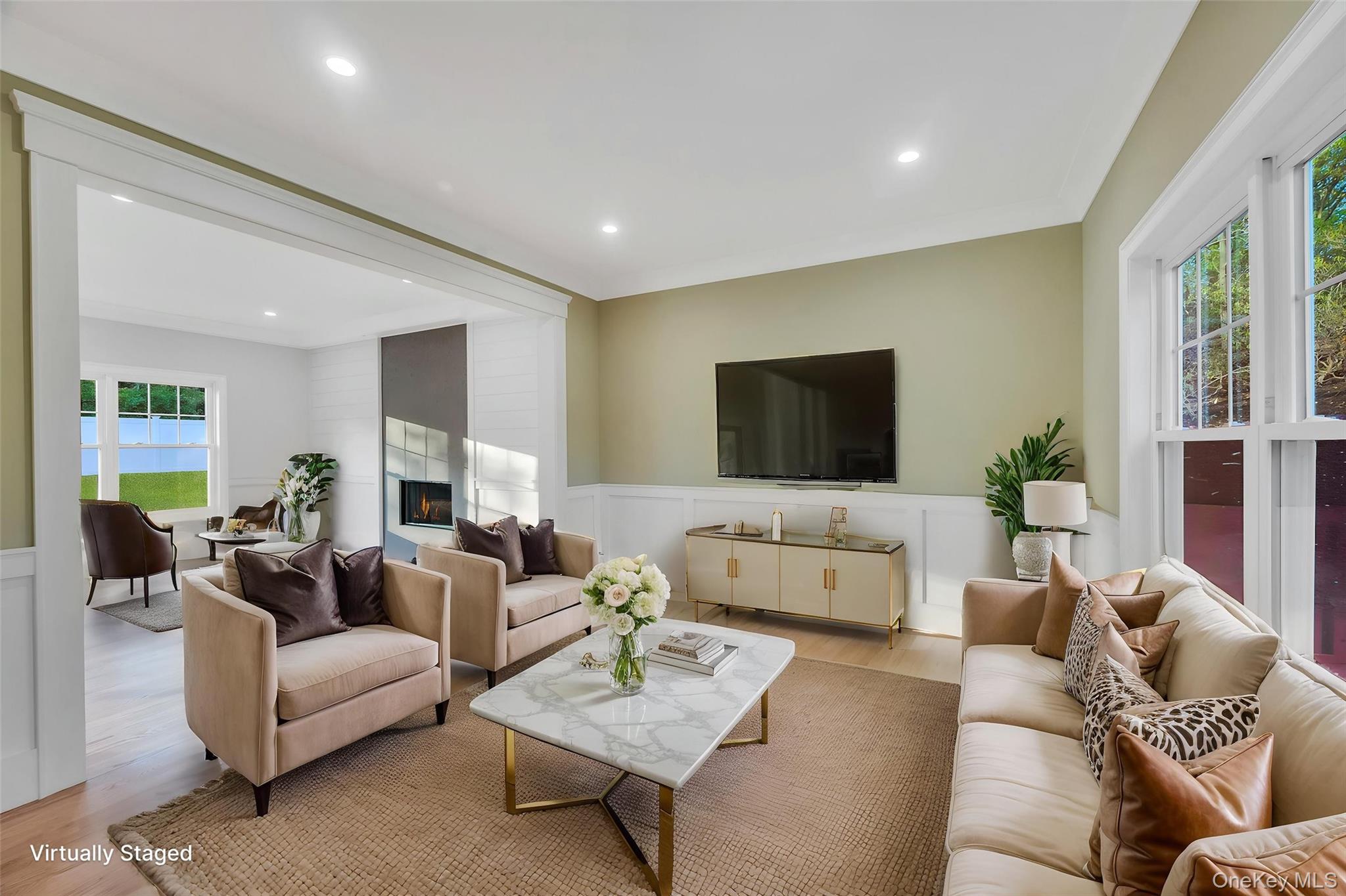 271 N Country Road, Smithtown, NY 11787