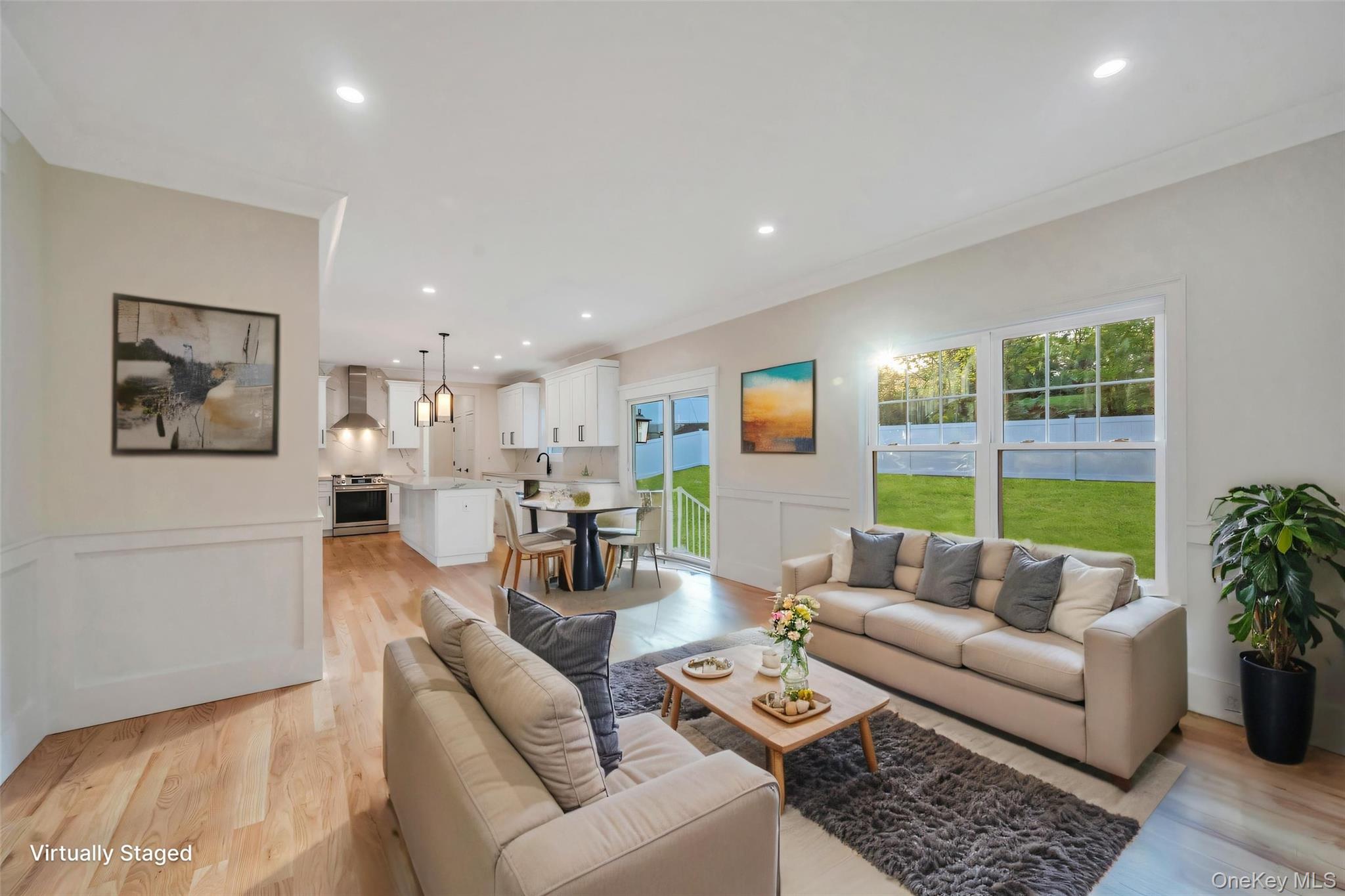 271 N Country Road, Smithtown, NY 11787