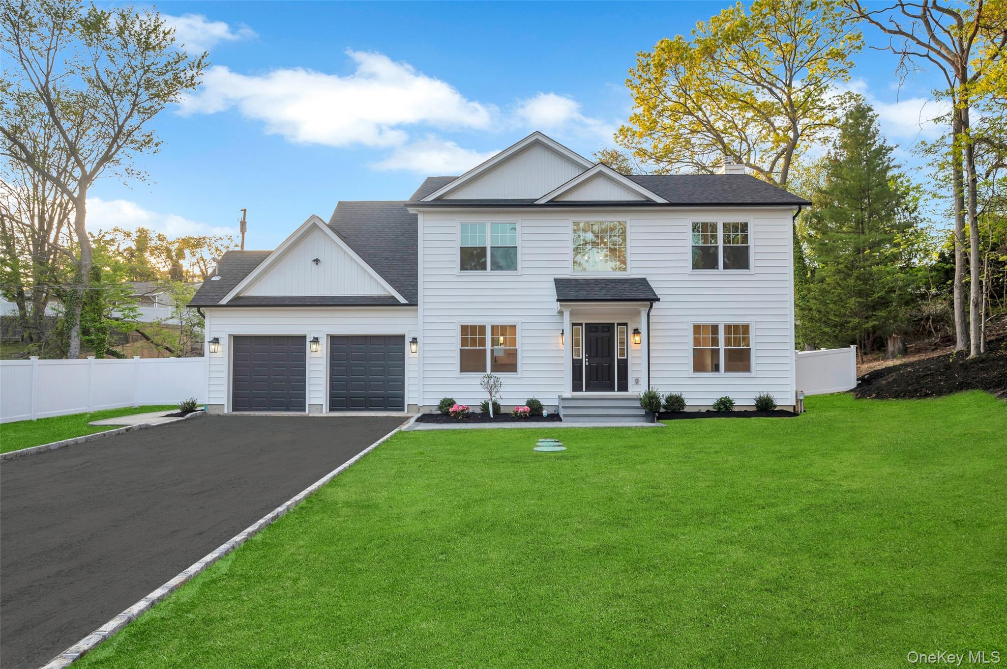 271 N Country Road, Smithtown, NY 11787