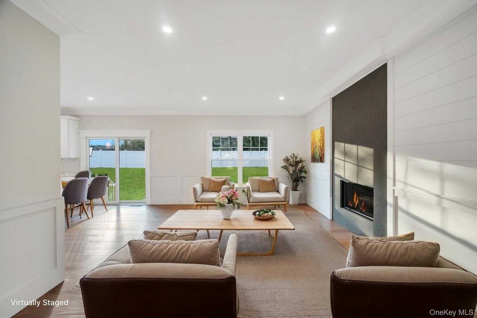 271 N Country Road, Smithtown, NY 11787