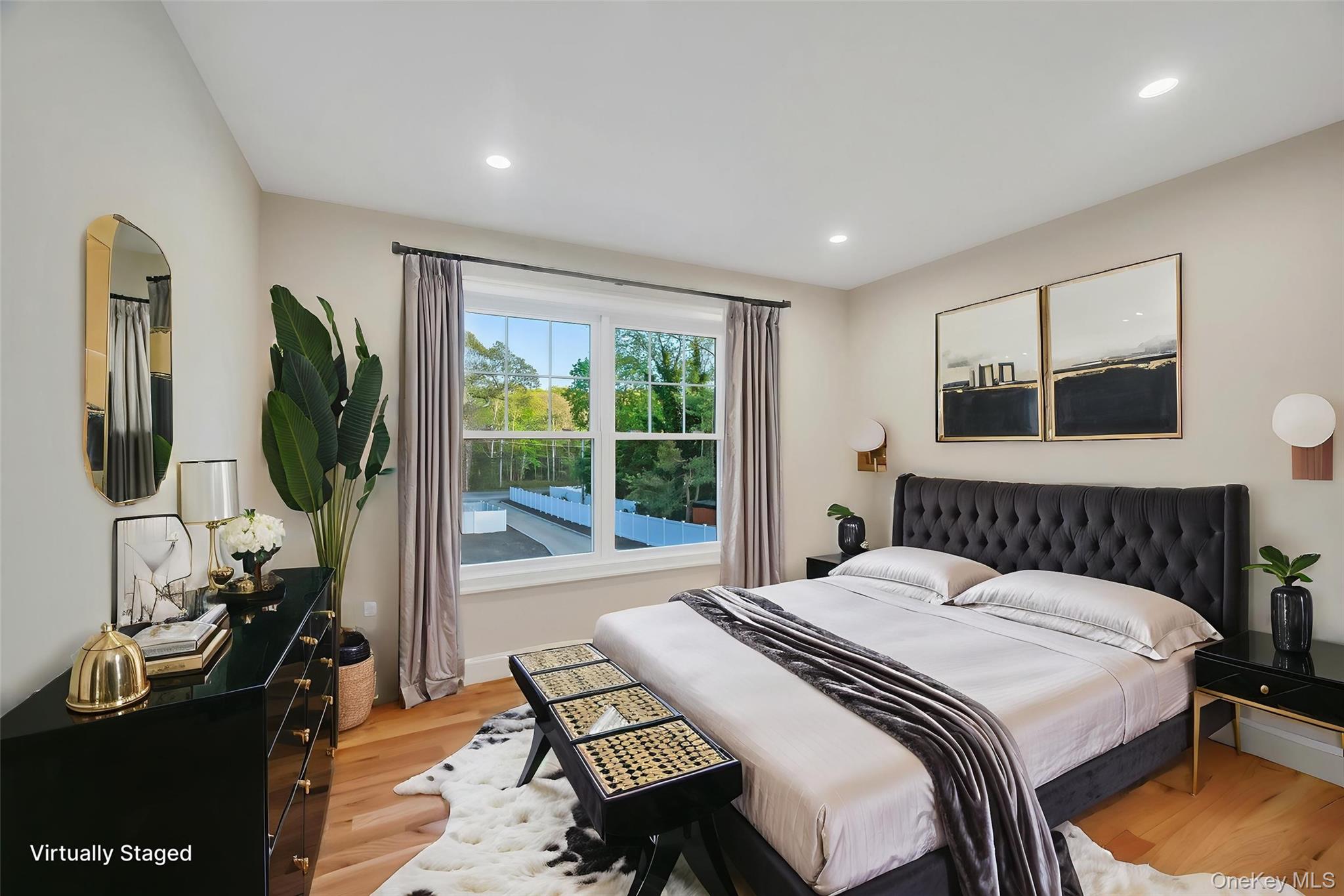 271 N Country Road, Smithtown, NY 11787