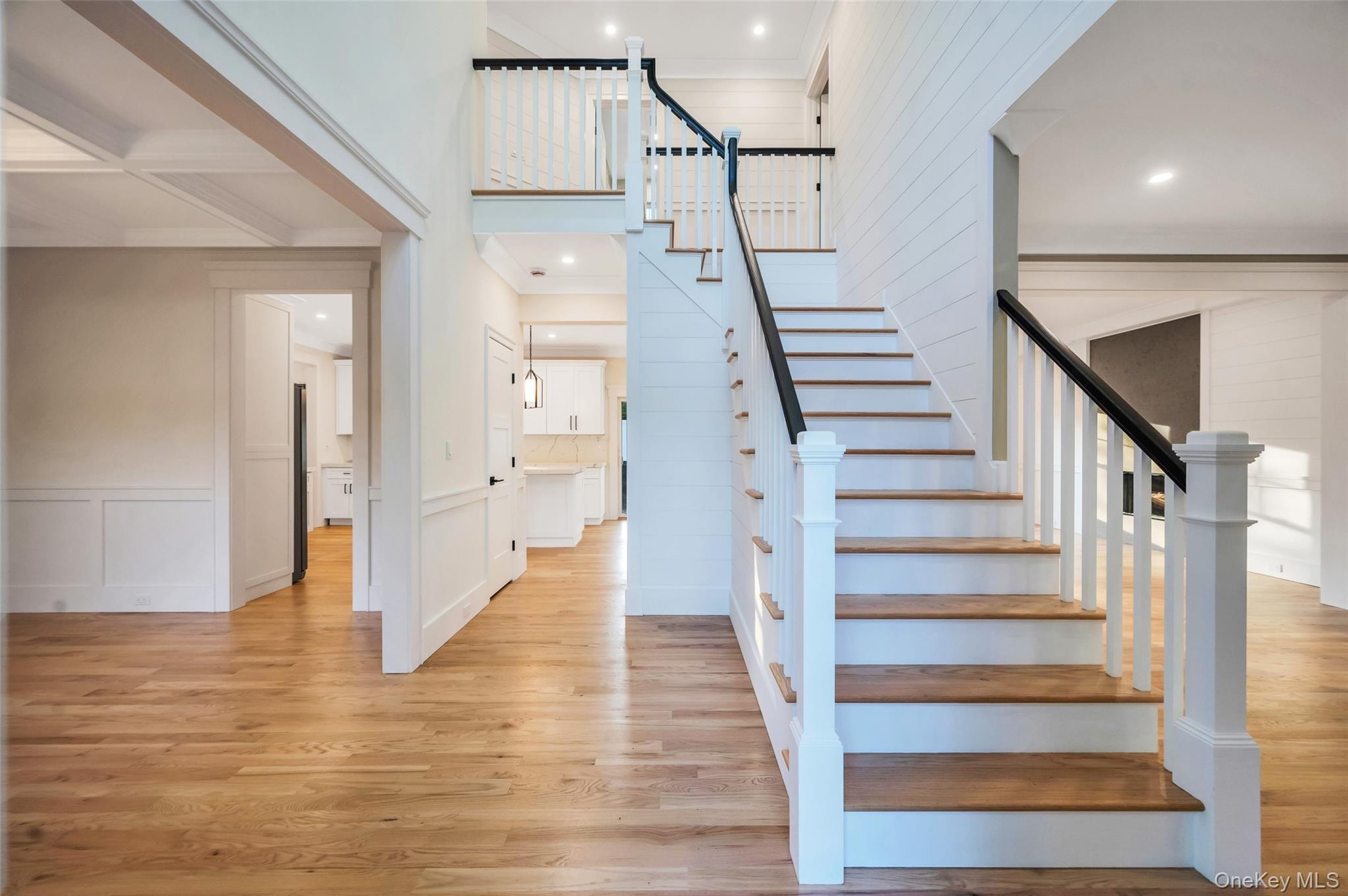 271 N Country Road, Smithtown, NY 11787