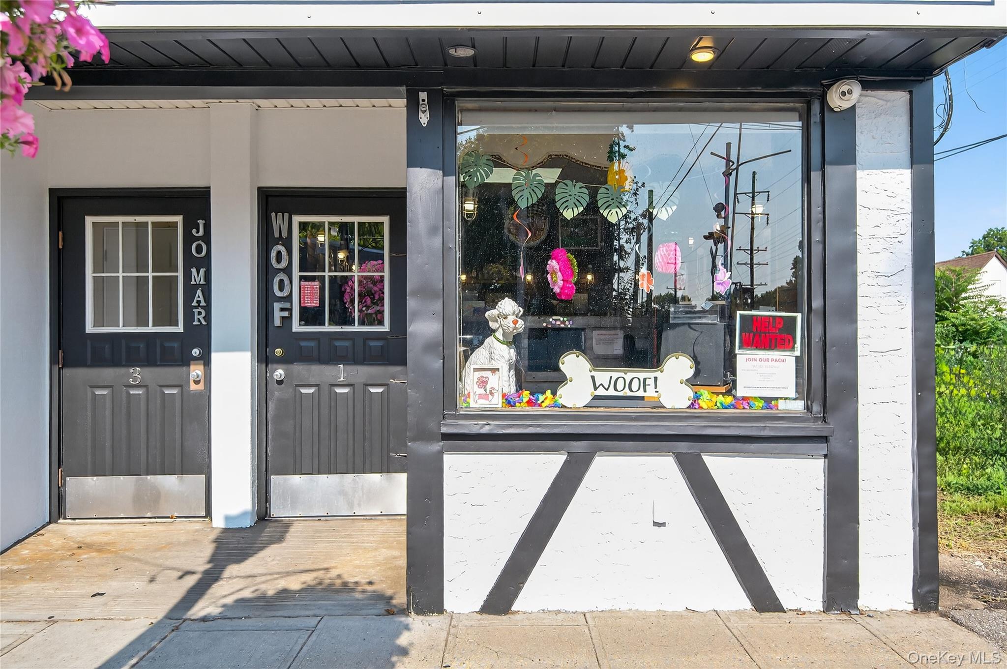 1 Covert Avenue, Floral Park, NY 11001