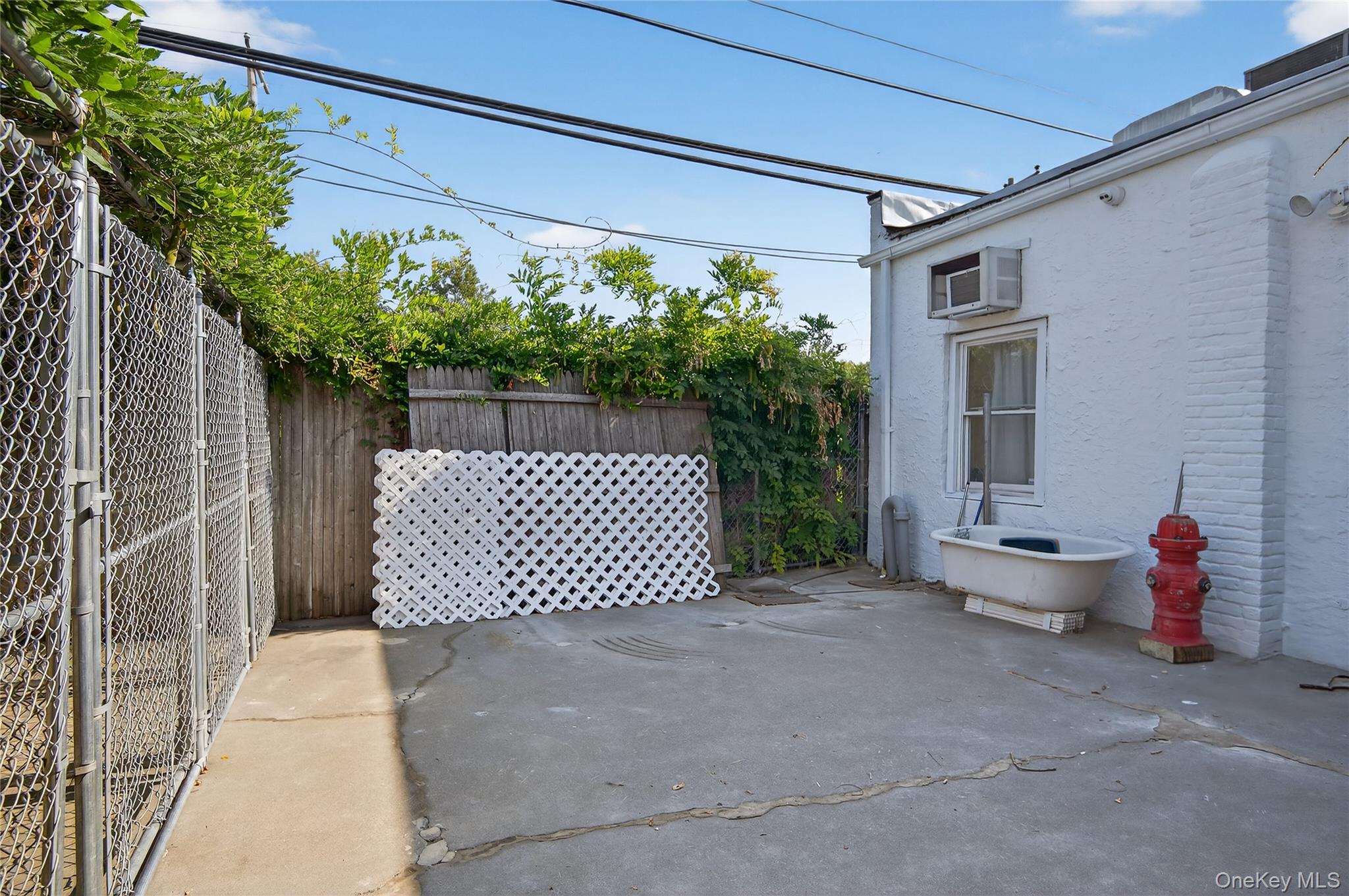 1 Covert Avenue, Floral Park, NY 11001