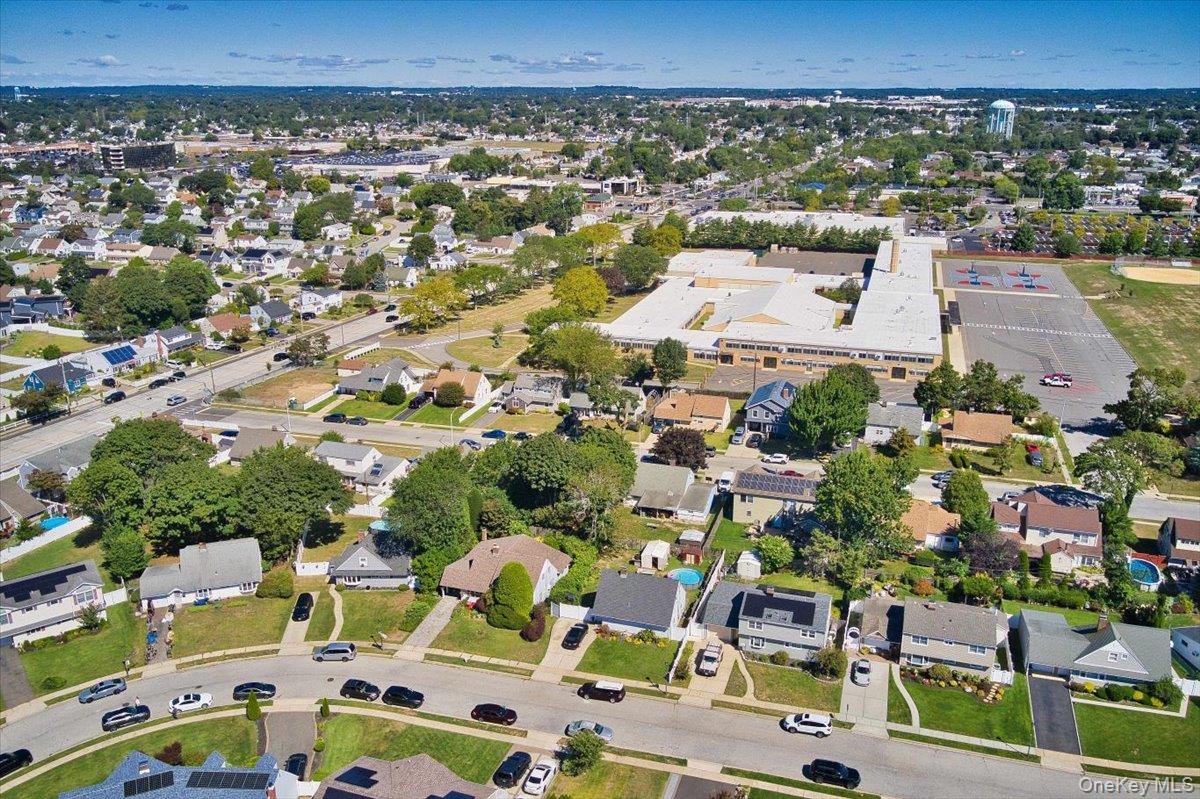 34 Ripple Lane, Levittown, NY 11756