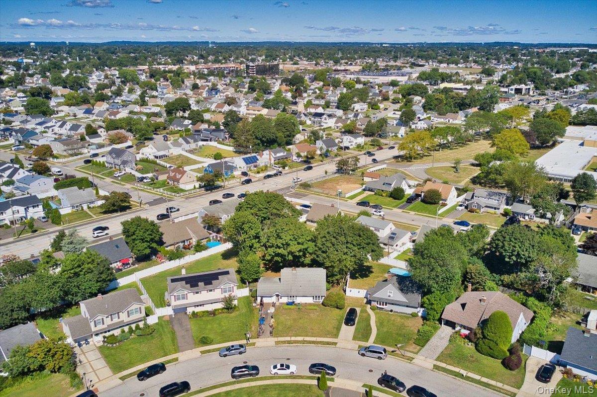 34 Ripple Lane, Levittown, NY 11756